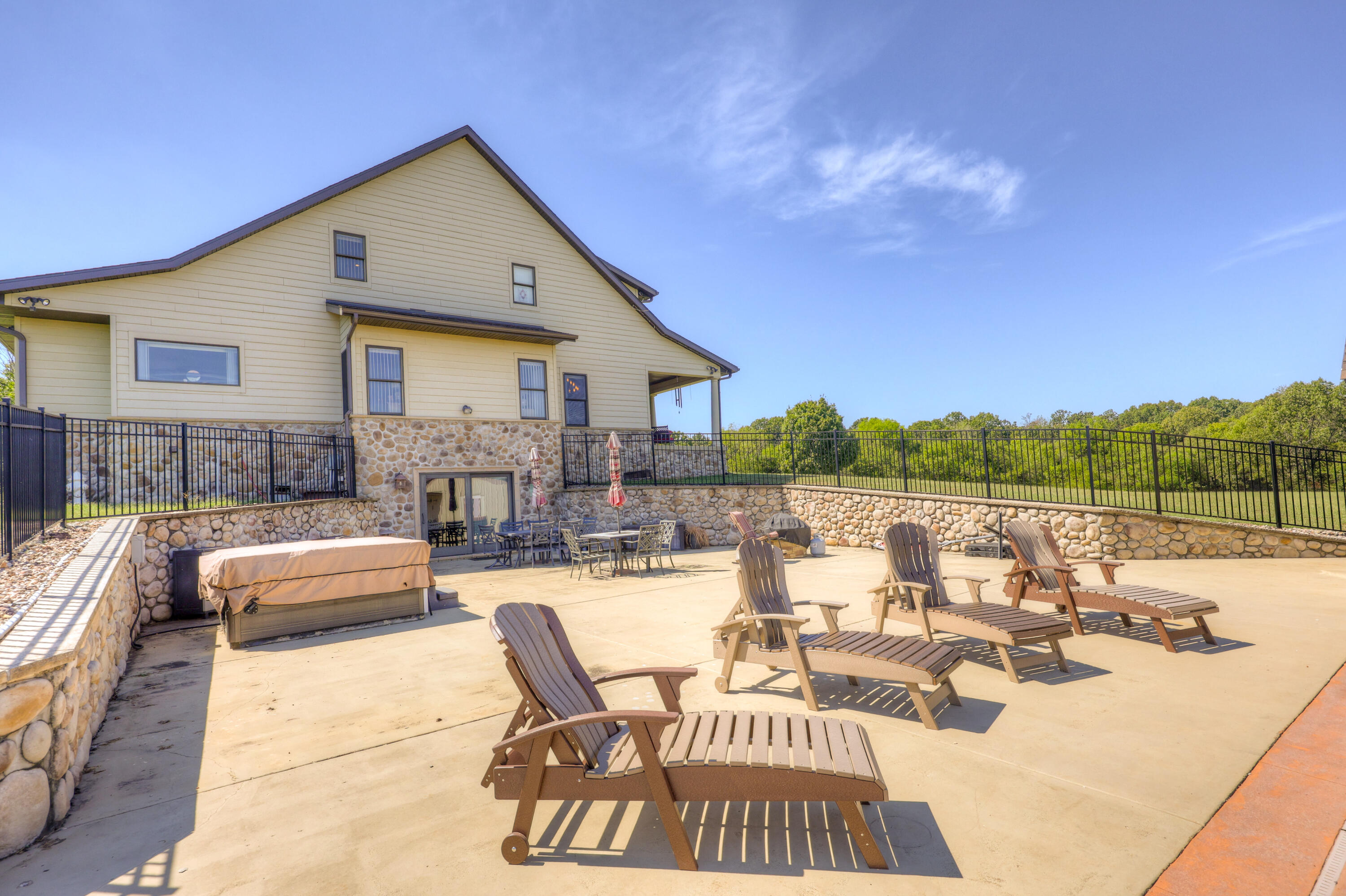 main property photo 74