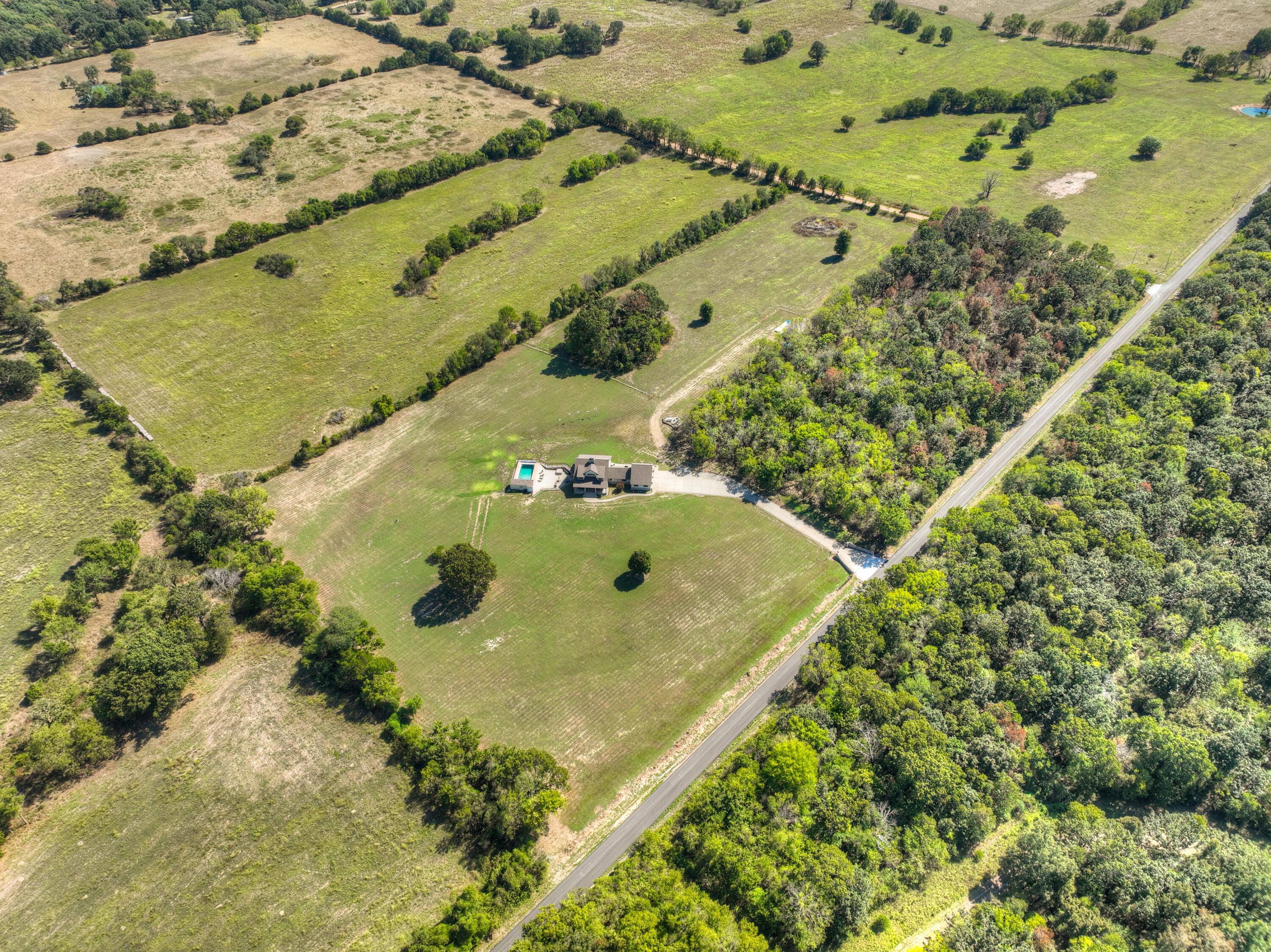 main property photo 76