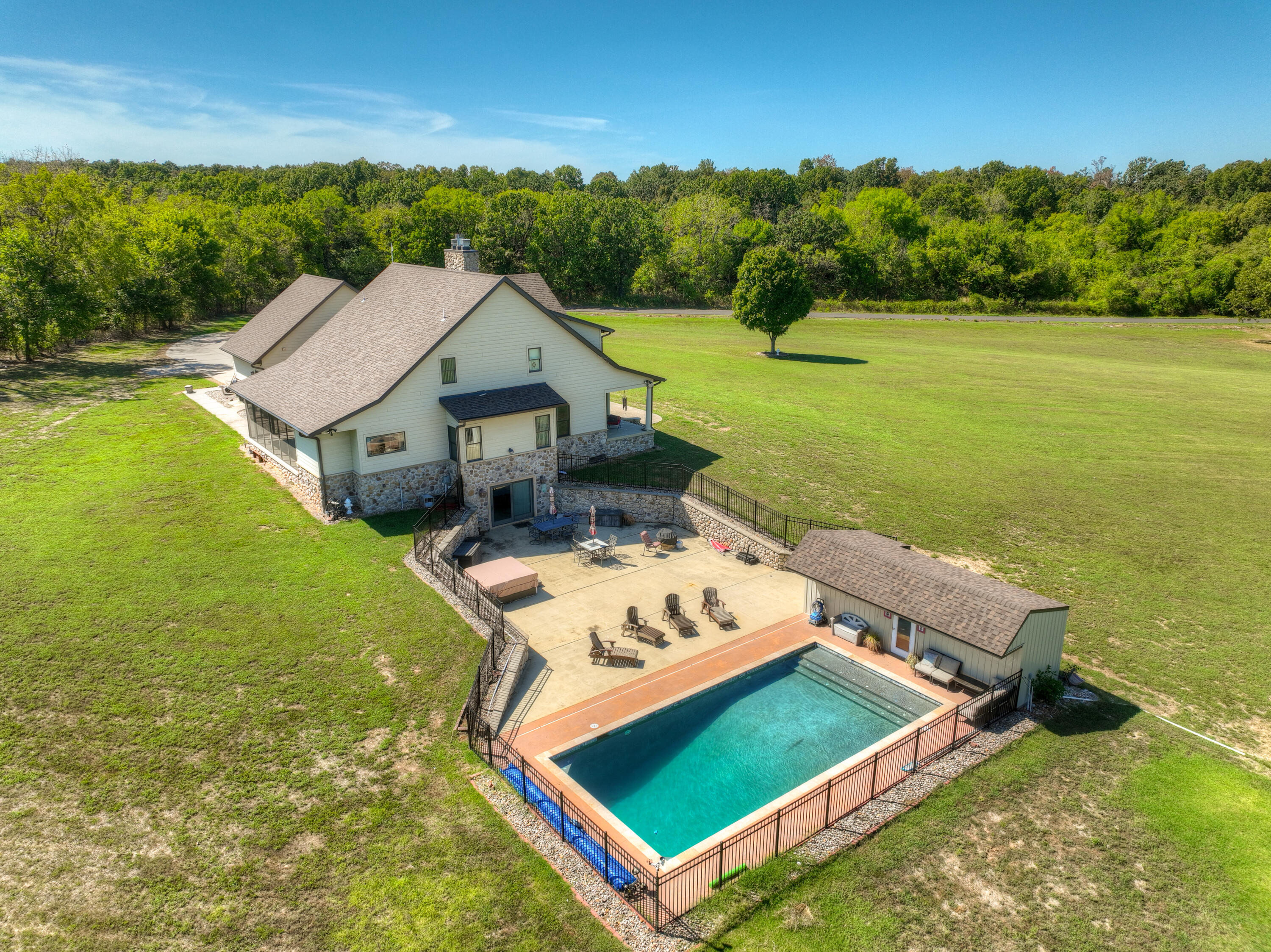 main property photo 89