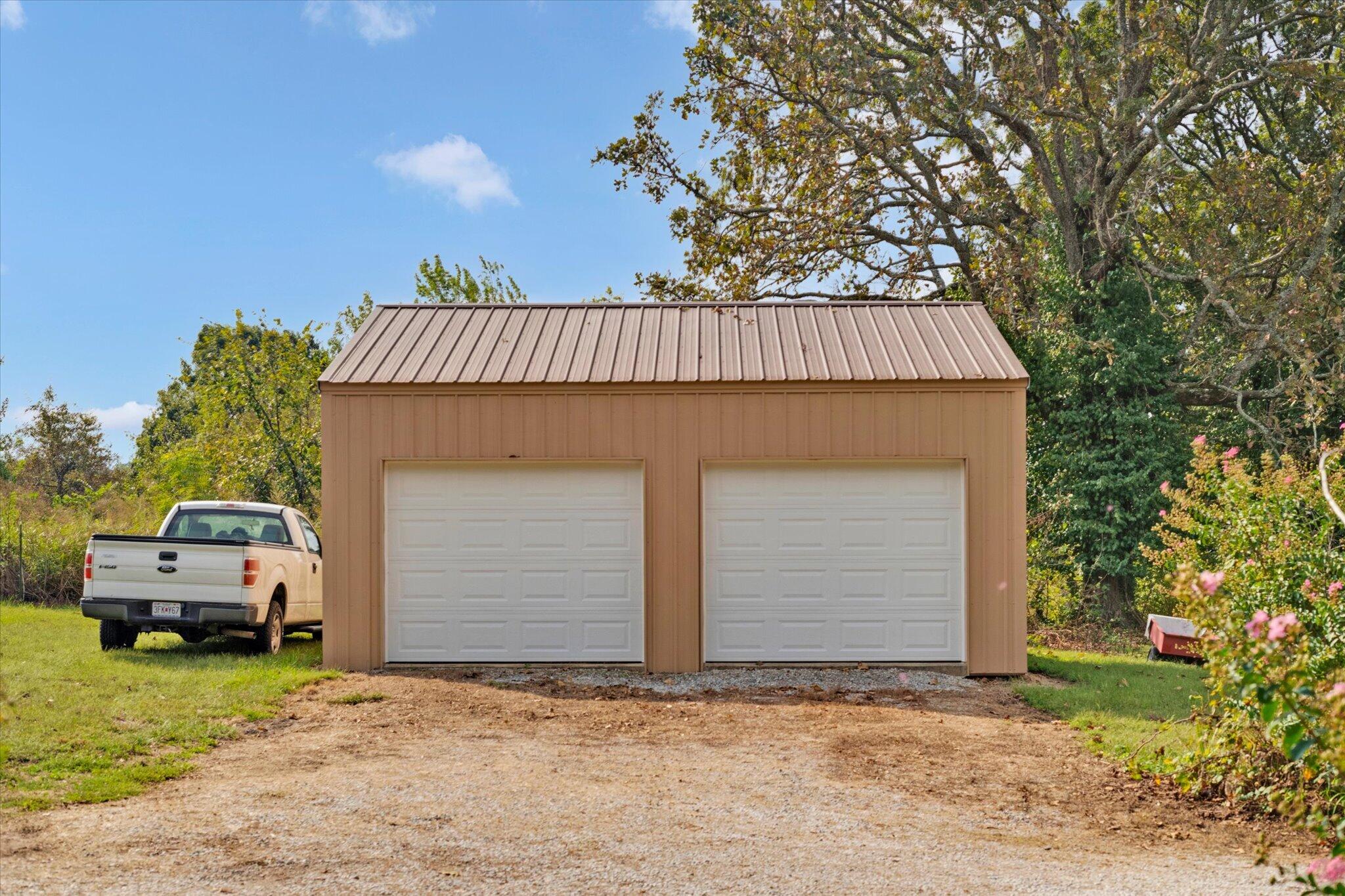 main property photo 40