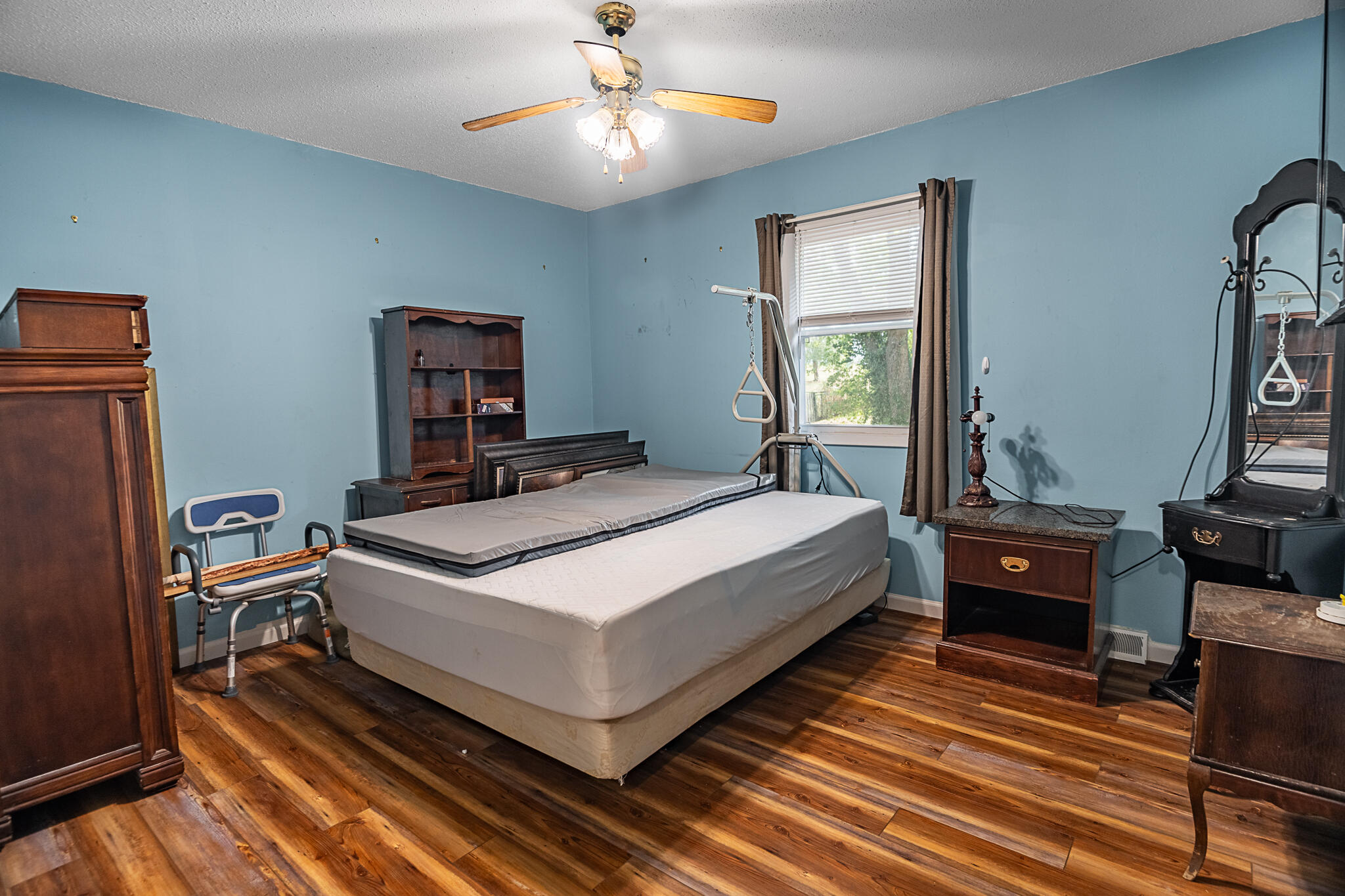 main property photo 31