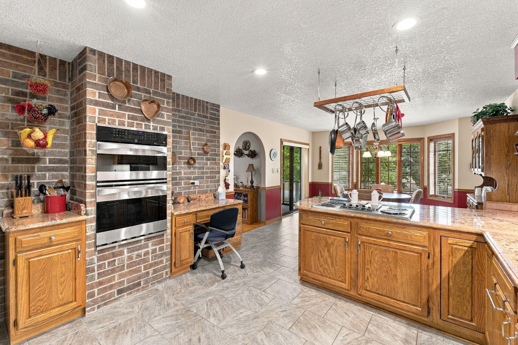 main property photo 12
