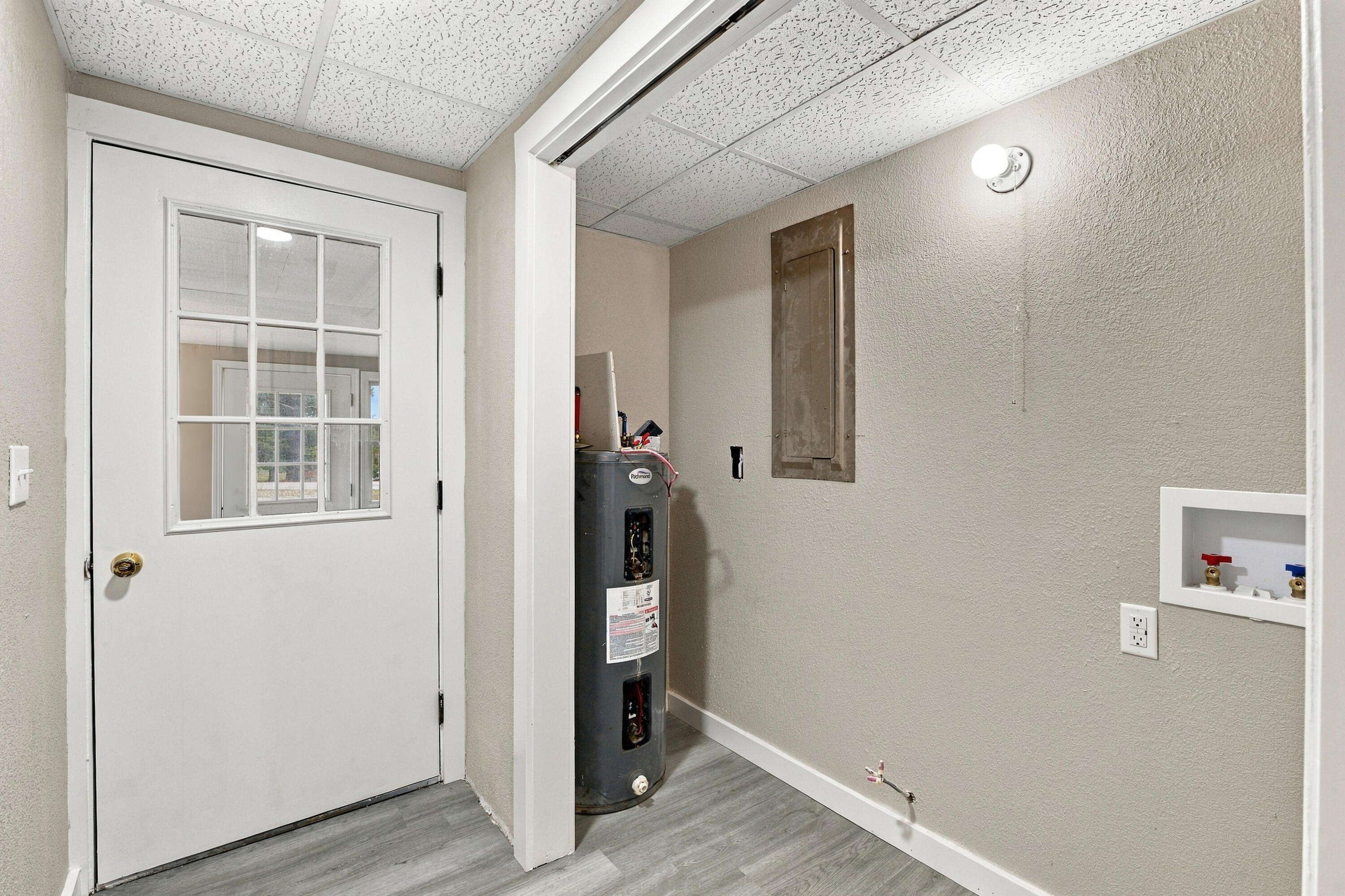 main property photo 23