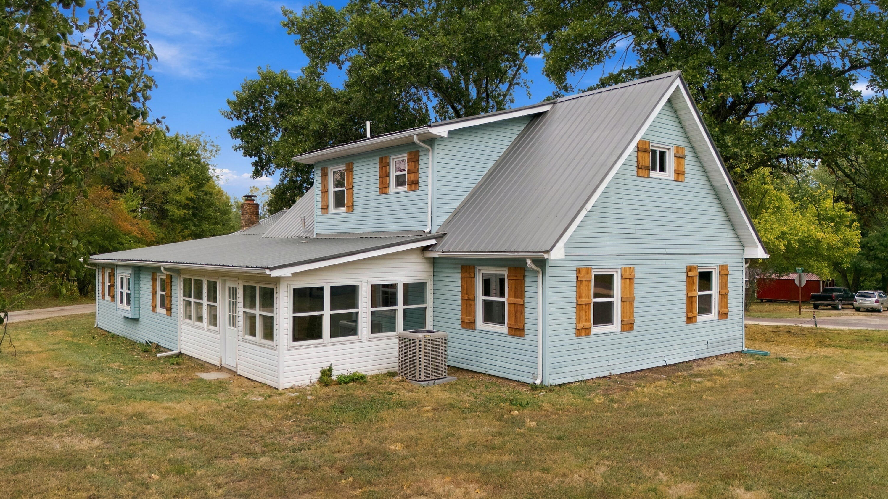 main property photo 40