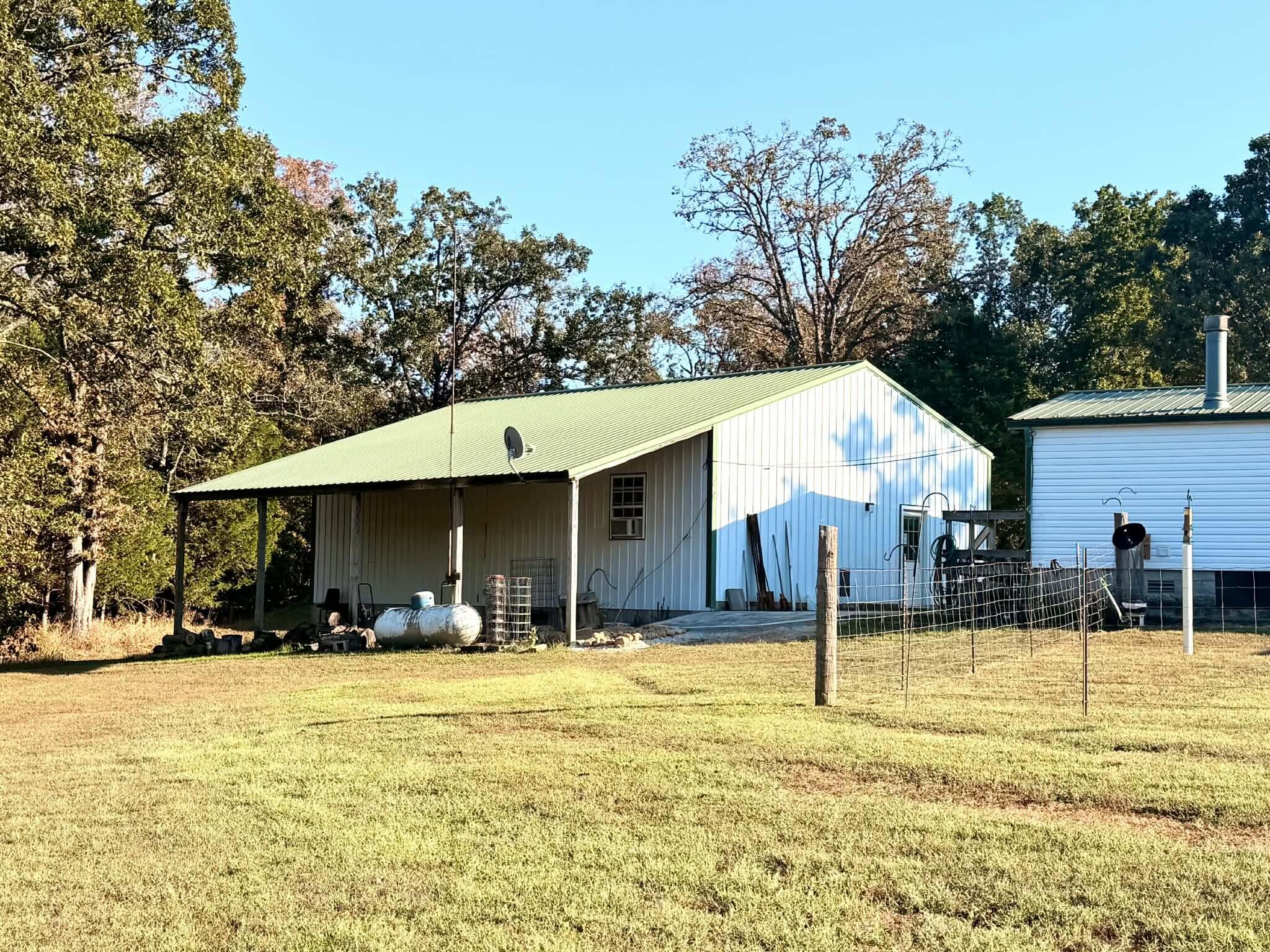 main property photo 9