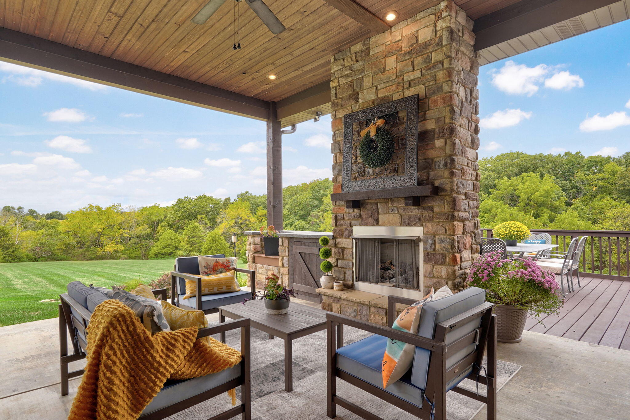 main property photo 23