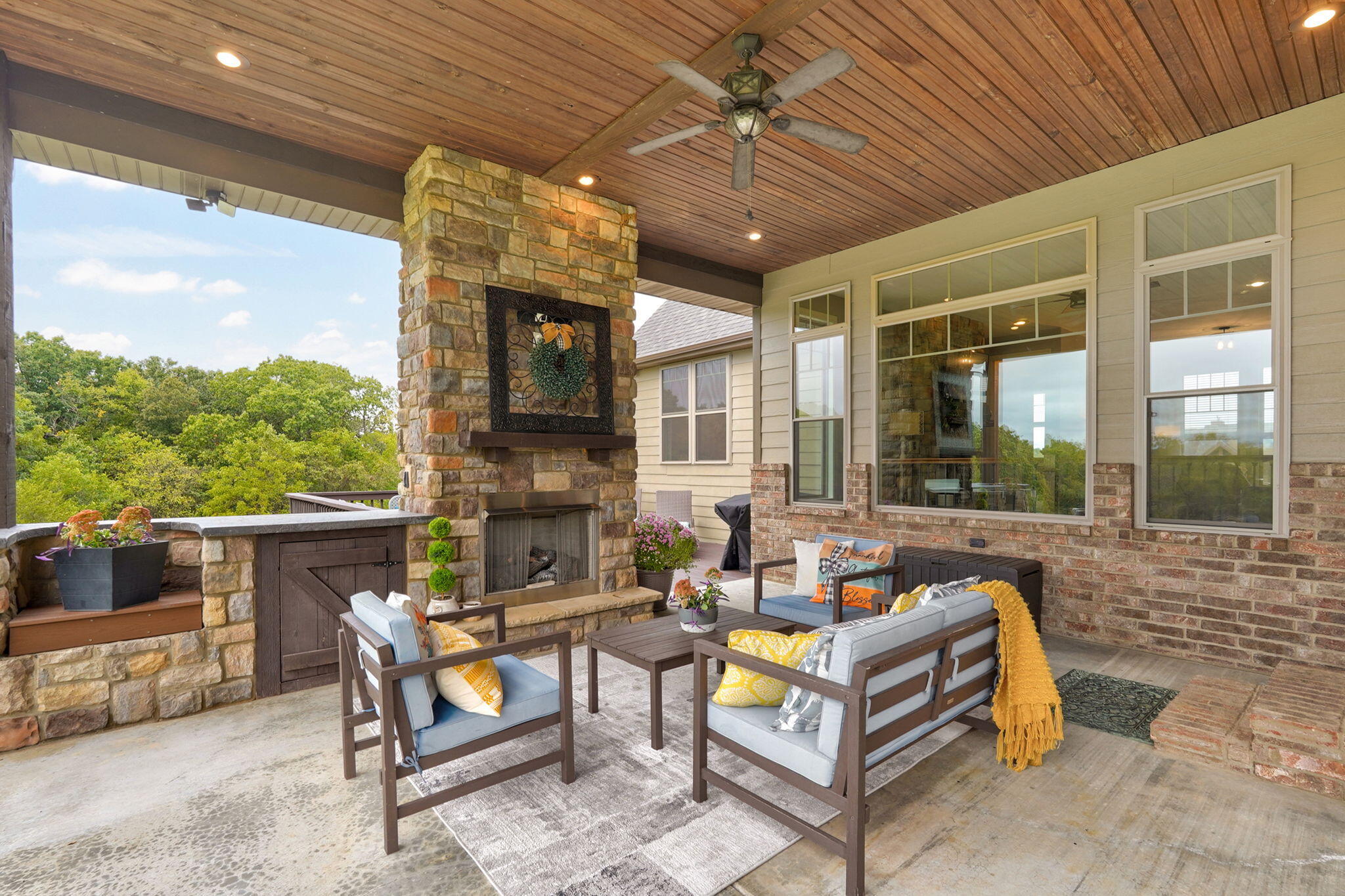 main property photo 24