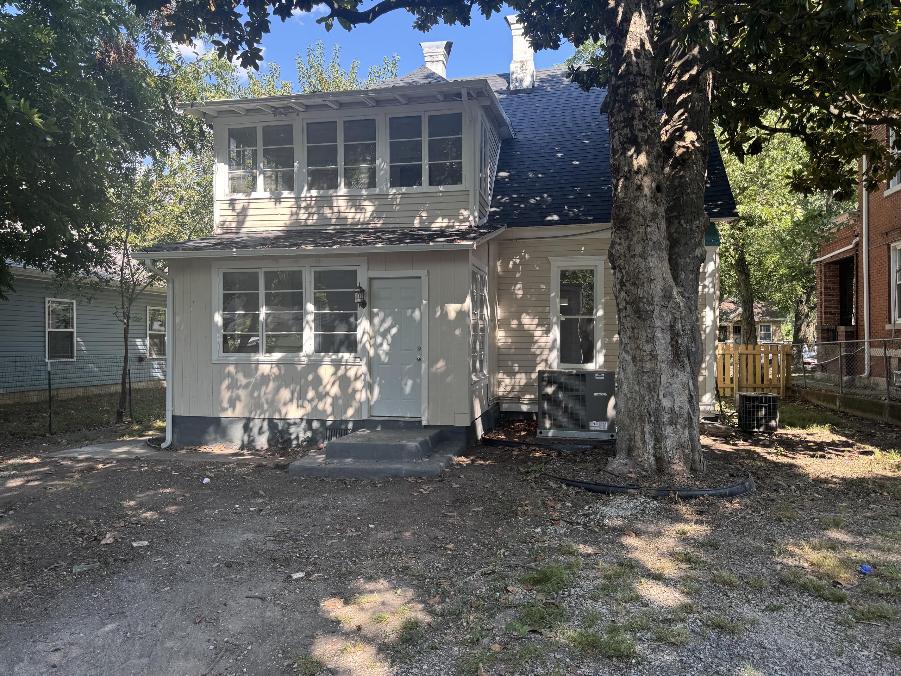 main property photo 13