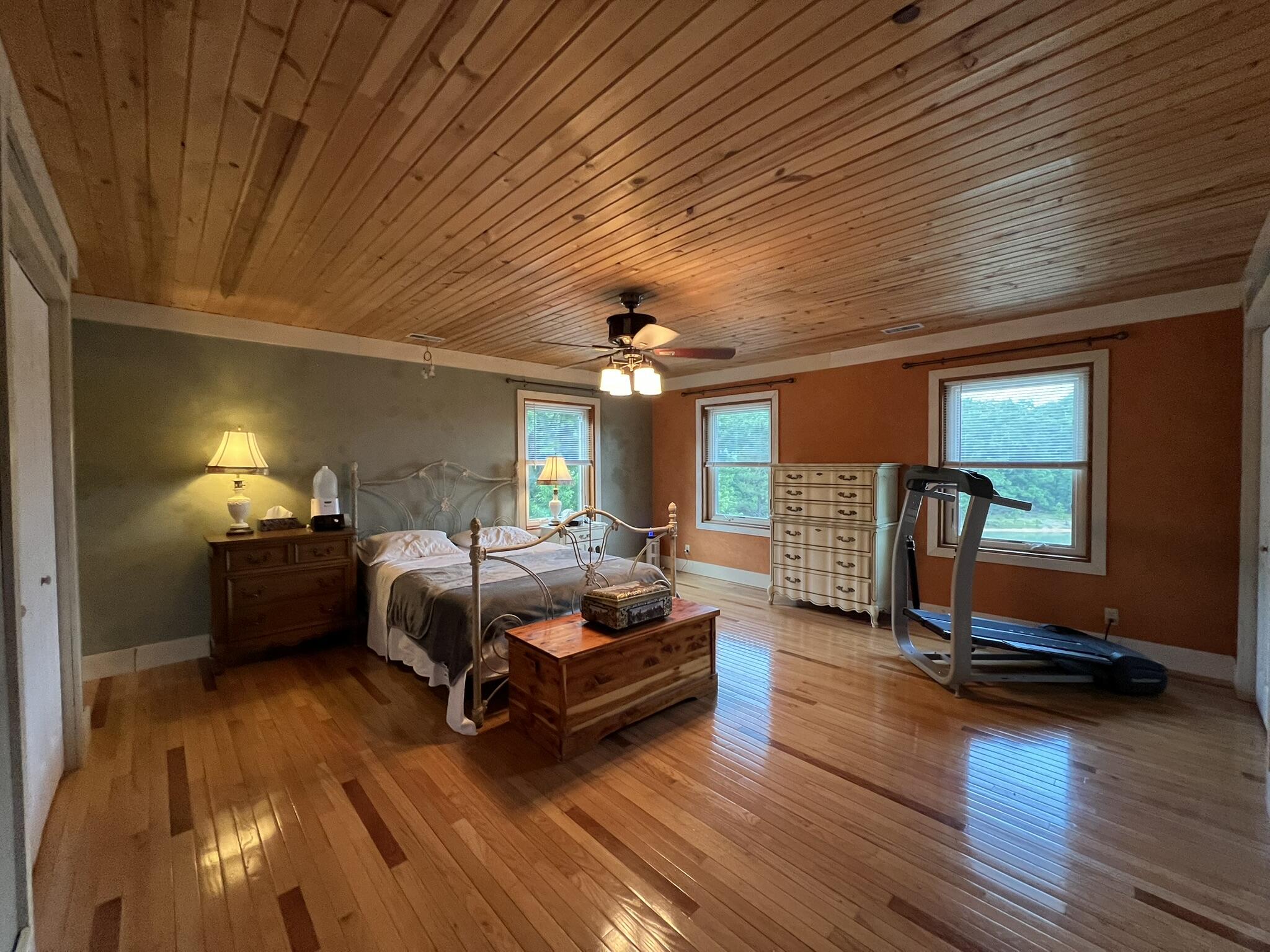 main property photo 37