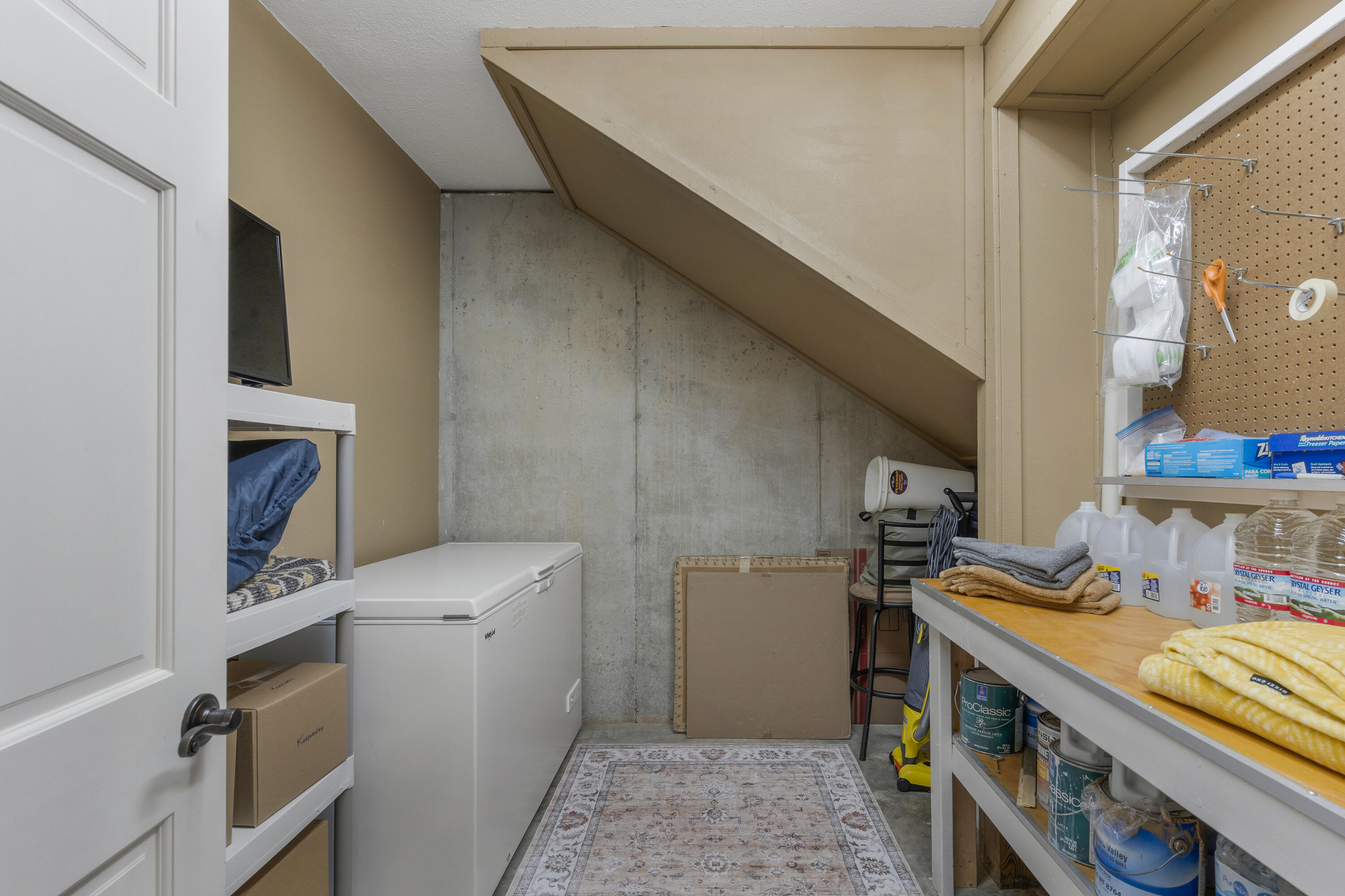 main property photo 60