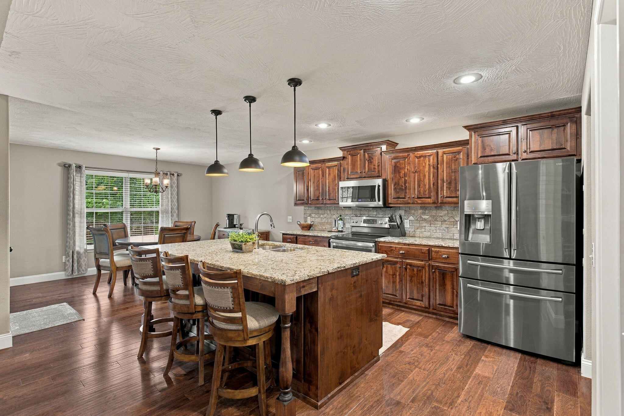 main property photo 12