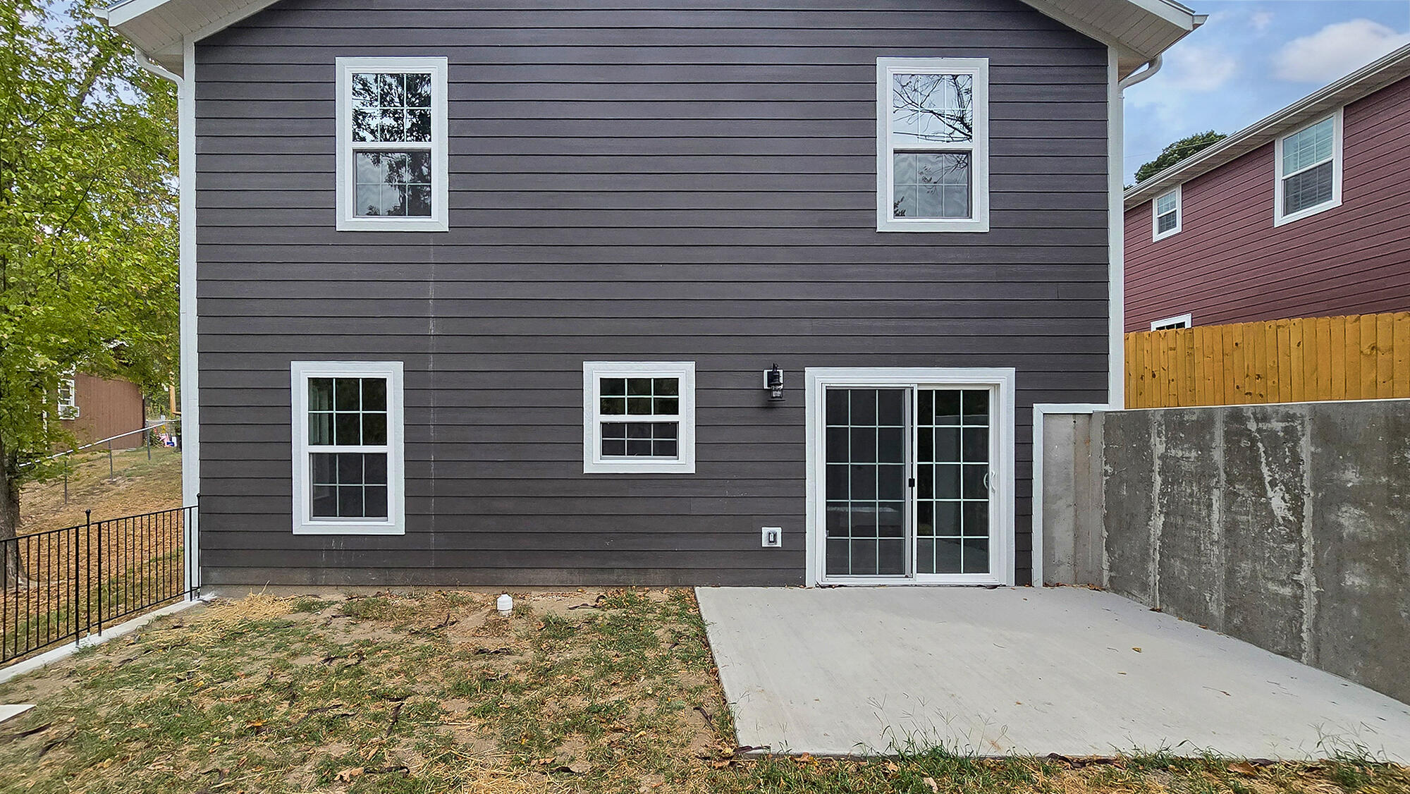 main property photo 25