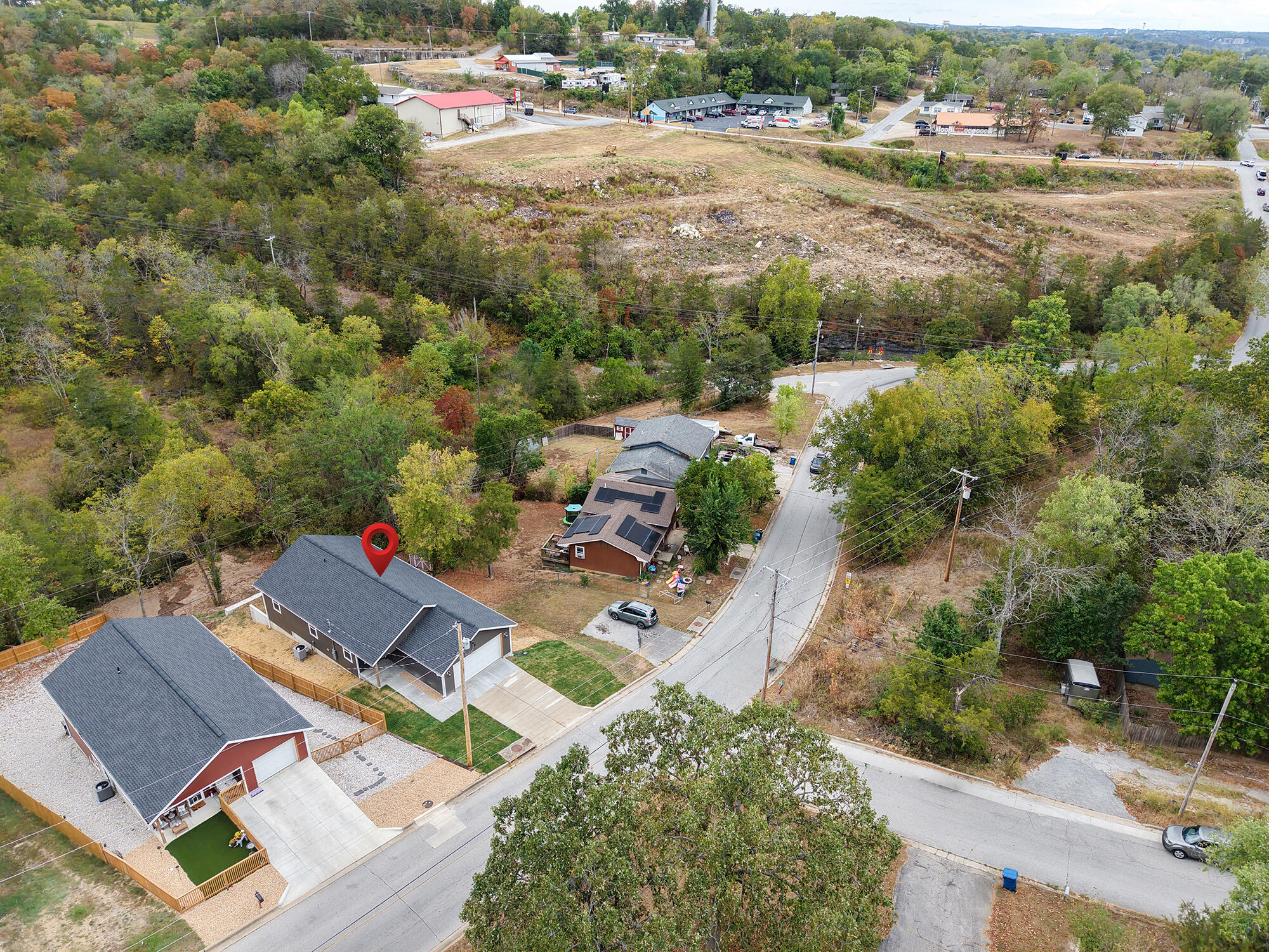 main property photo 28