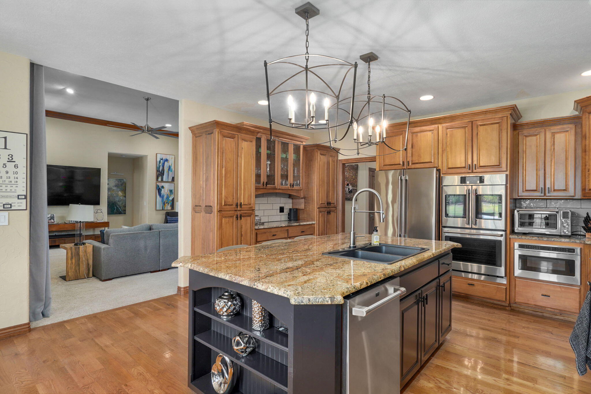 main property photo 17