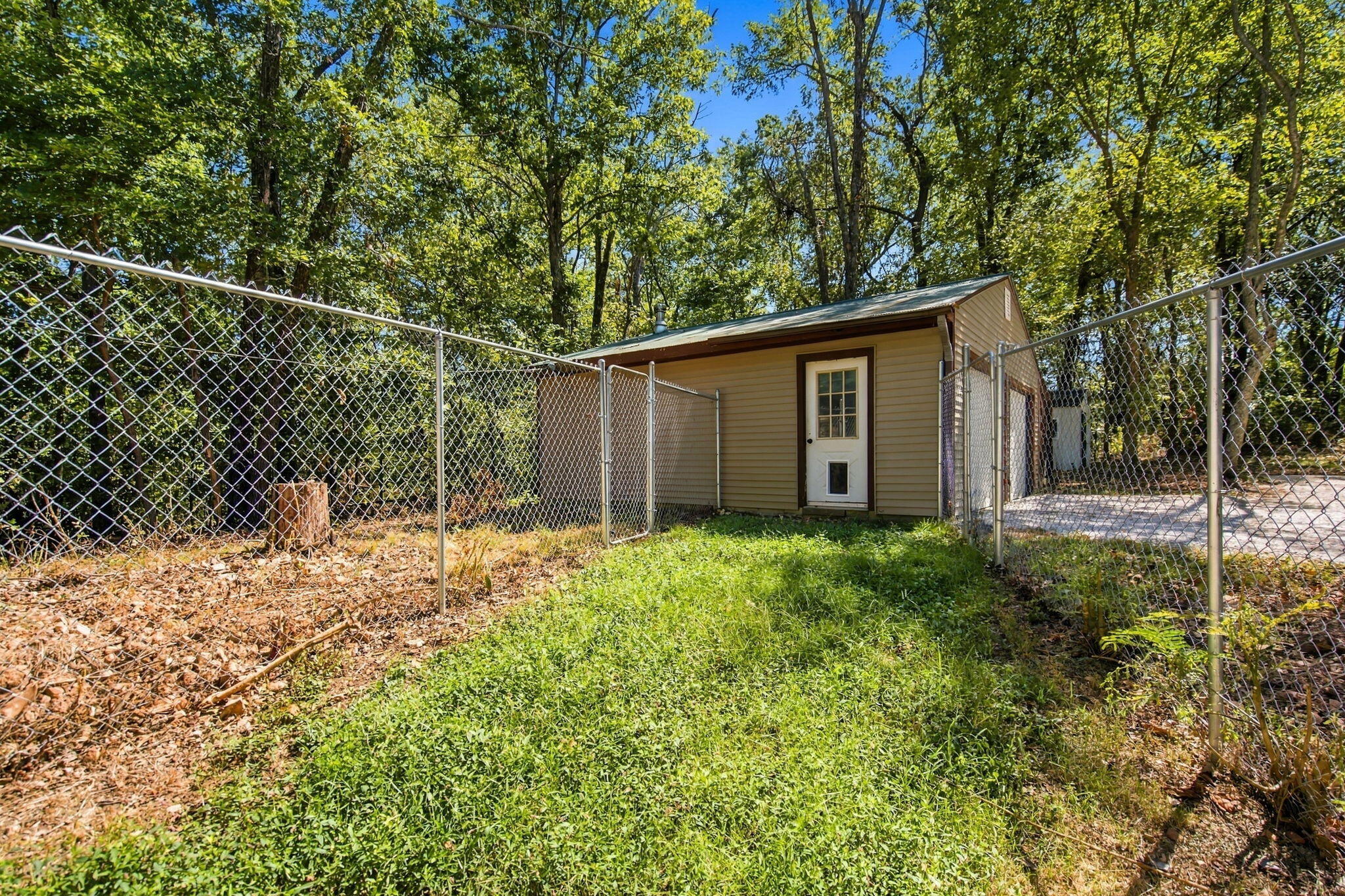 main property photo 18