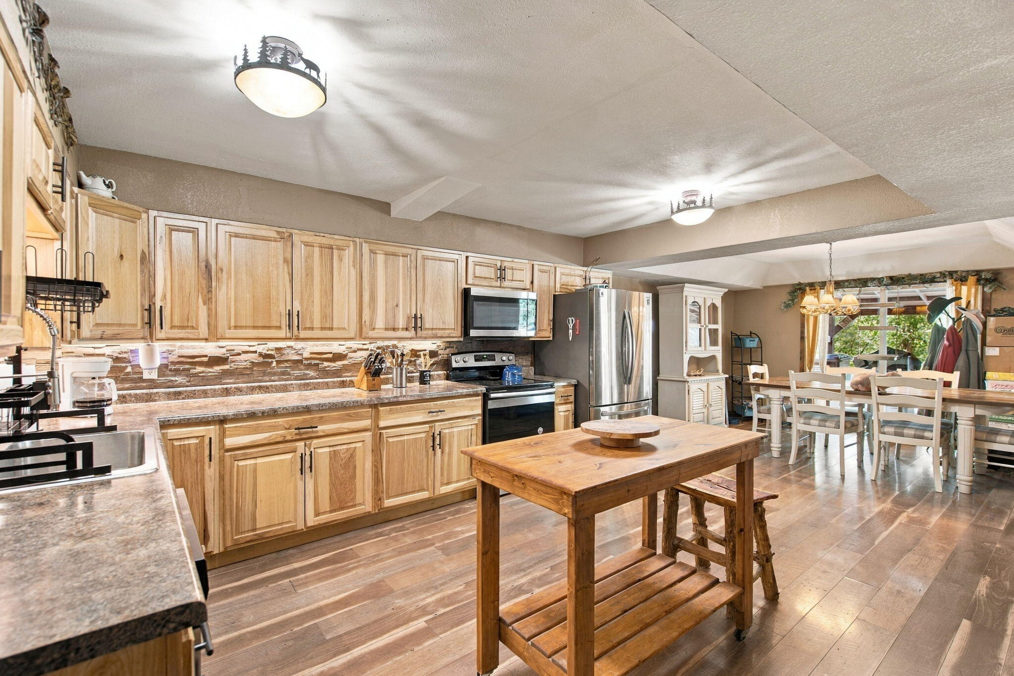 main property photo 6