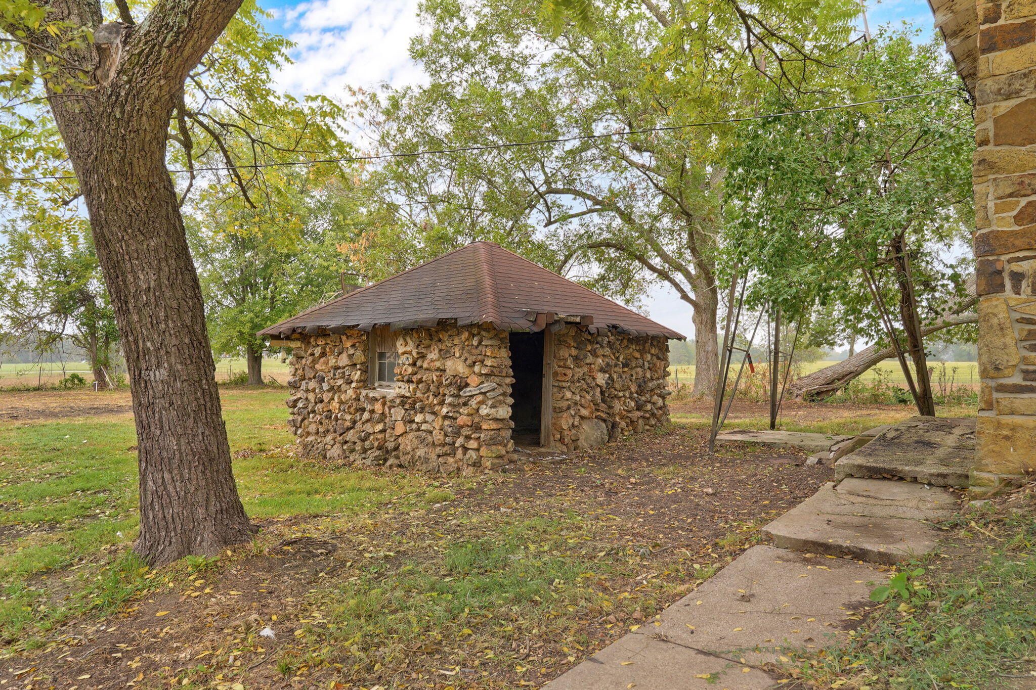 main property photo 15
