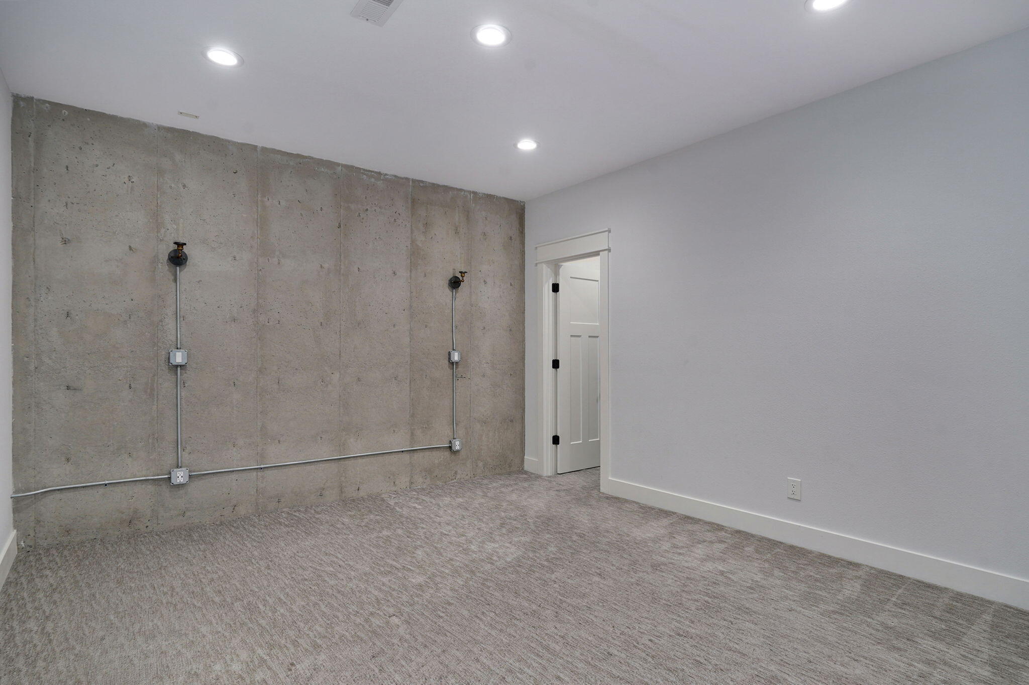 main property photo 77