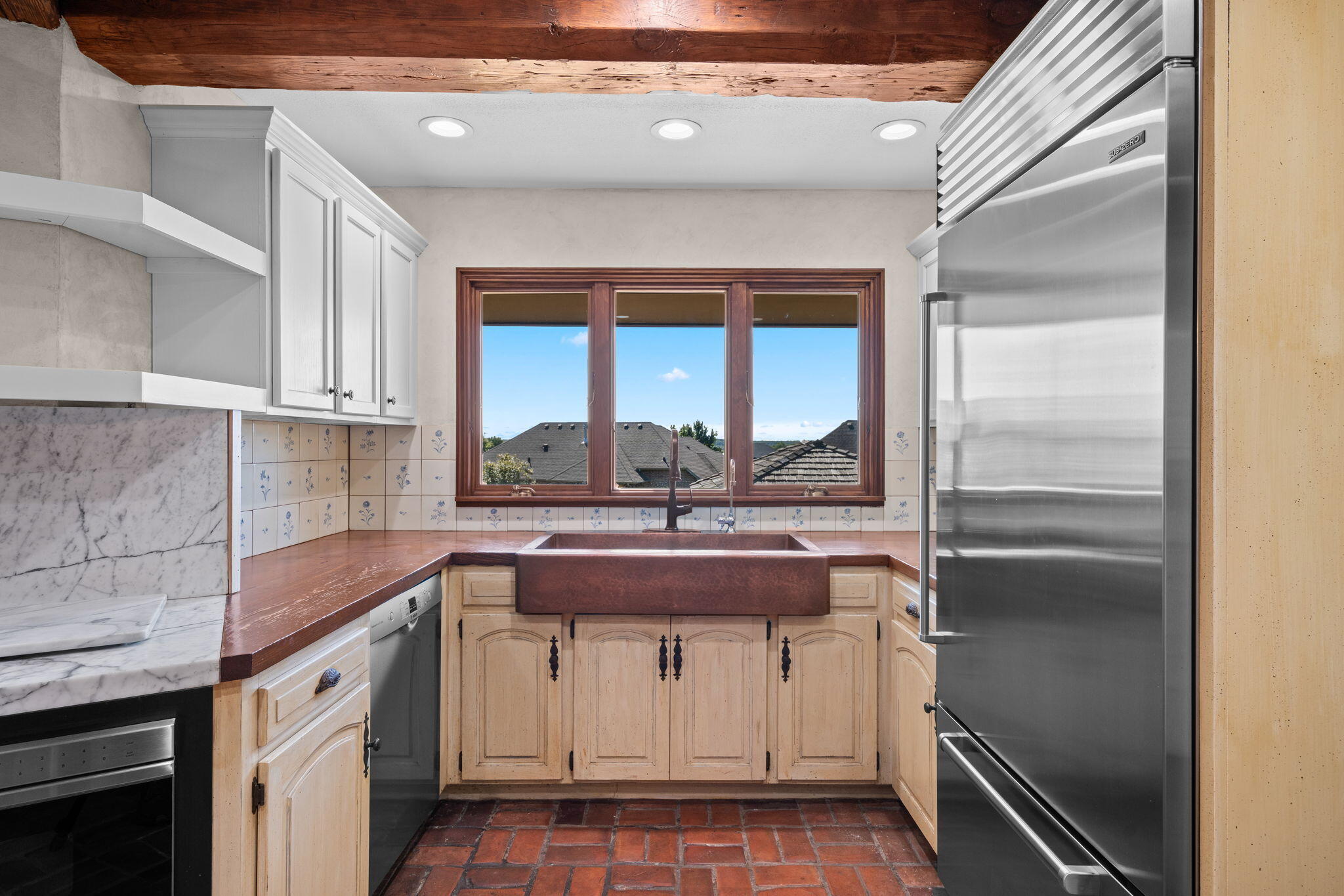 main property photo 45