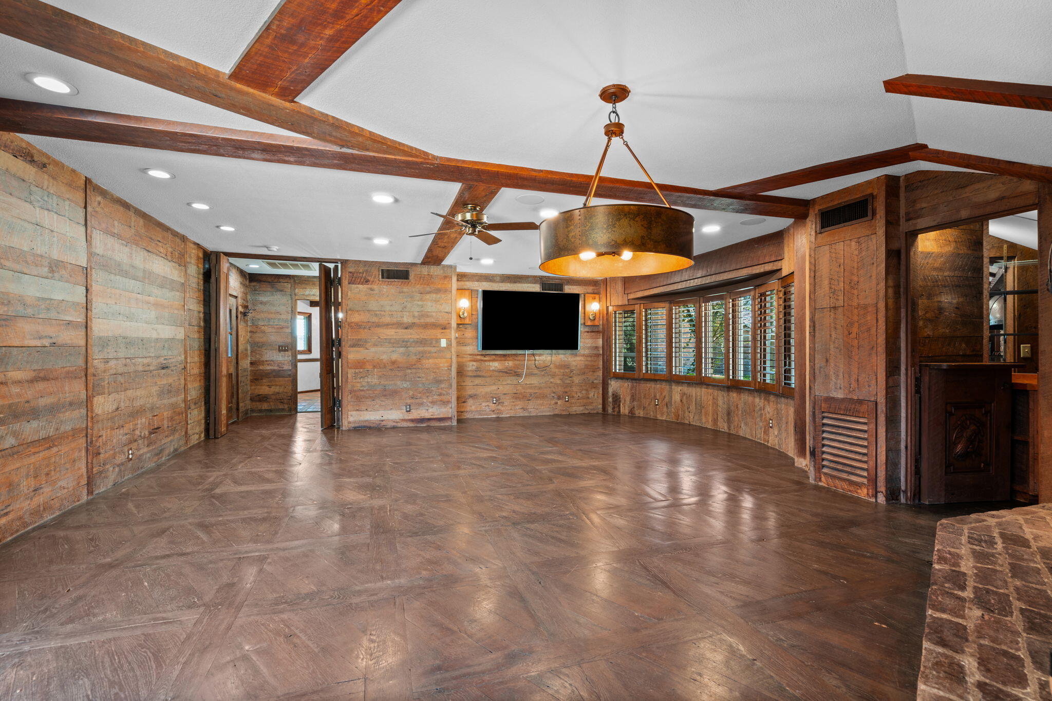 main property photo 58