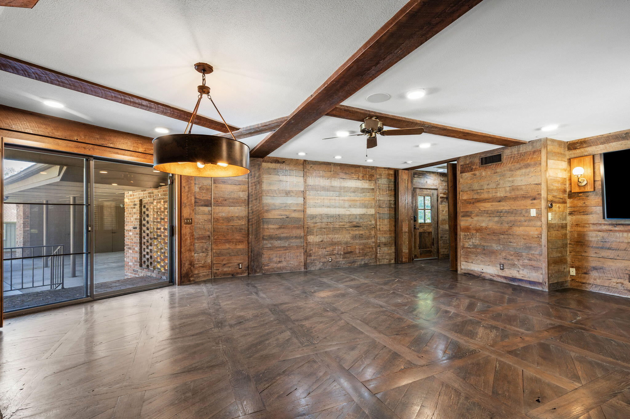main property photo 60