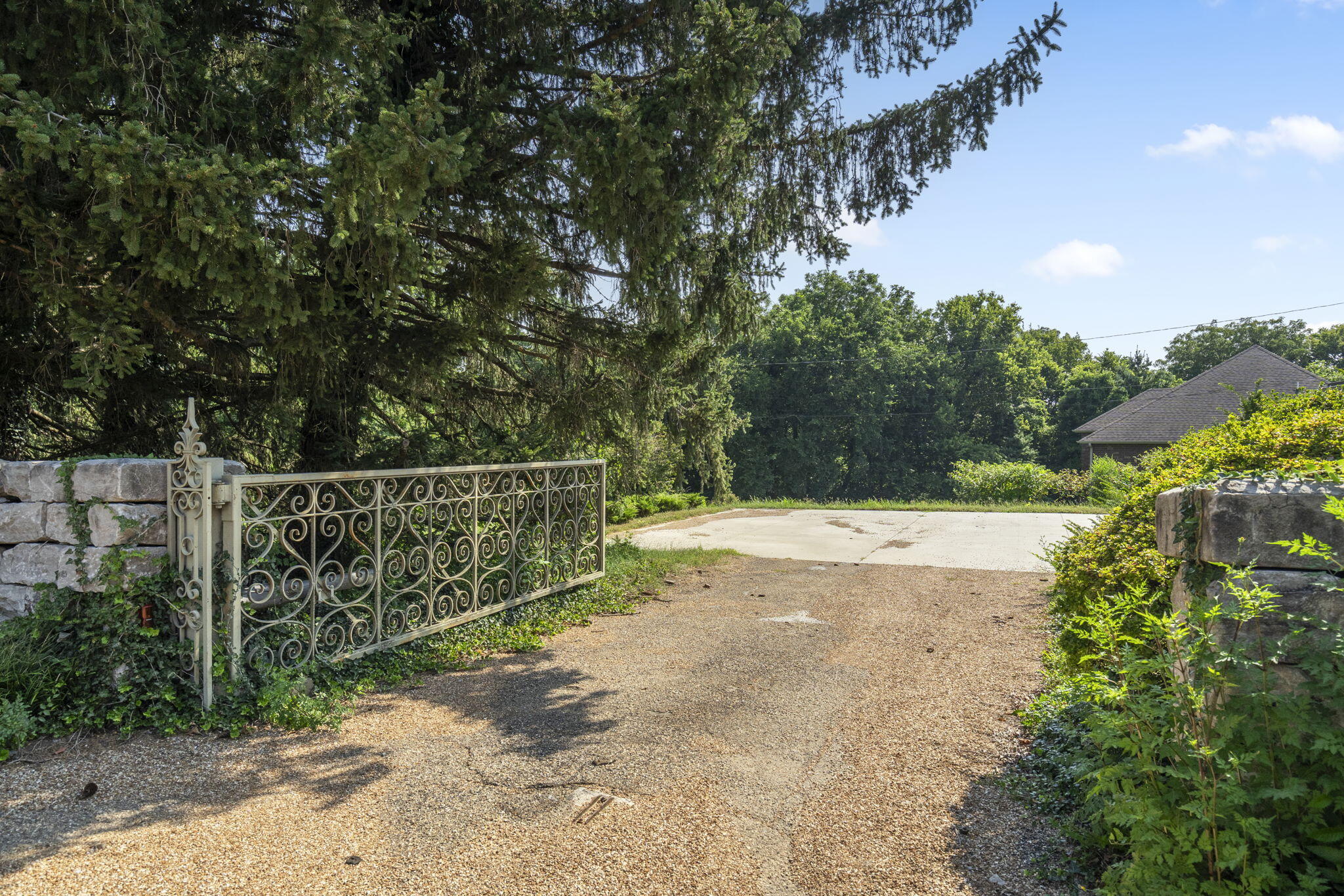 main property photo 78