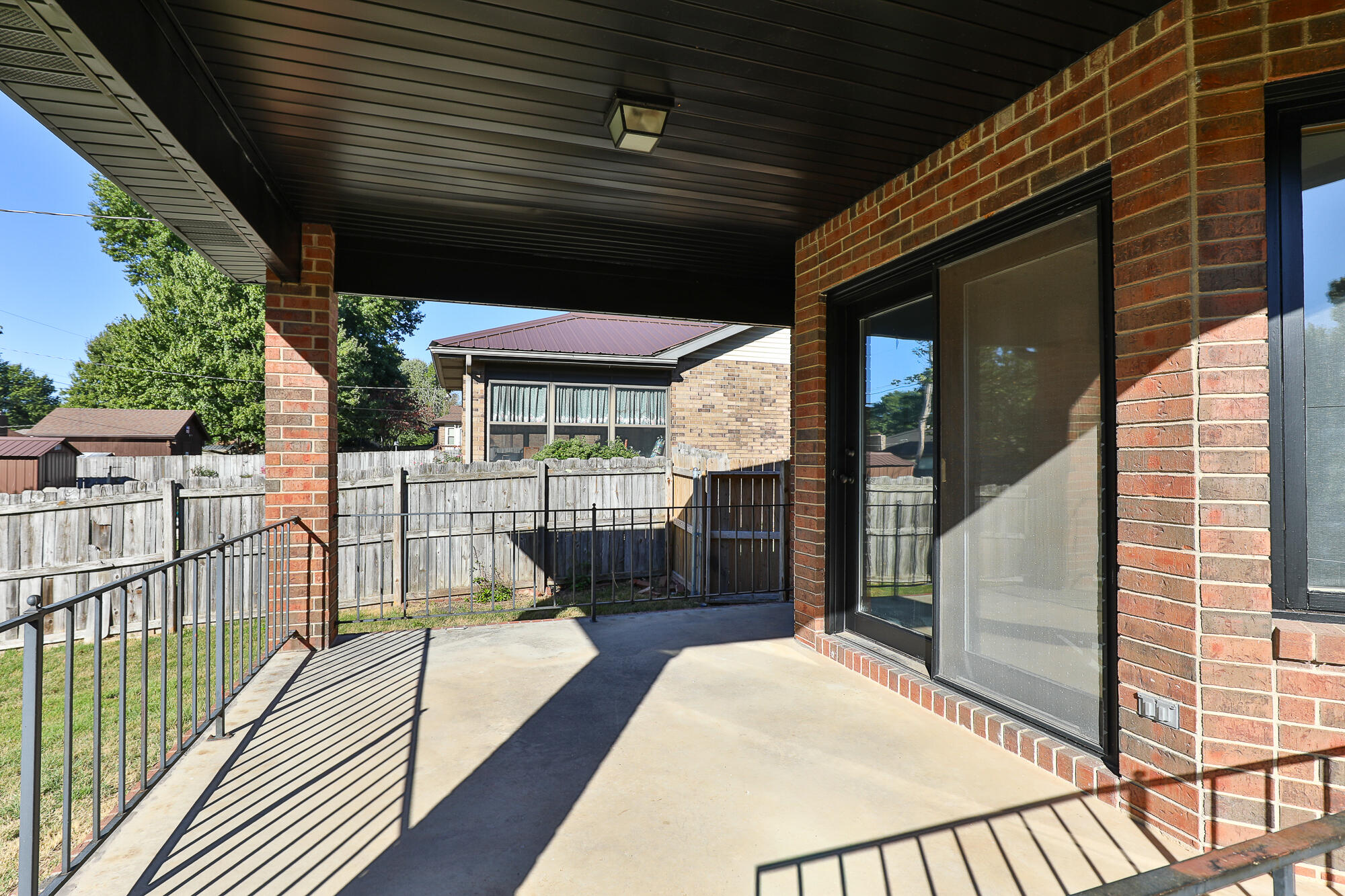 main property photo 25
