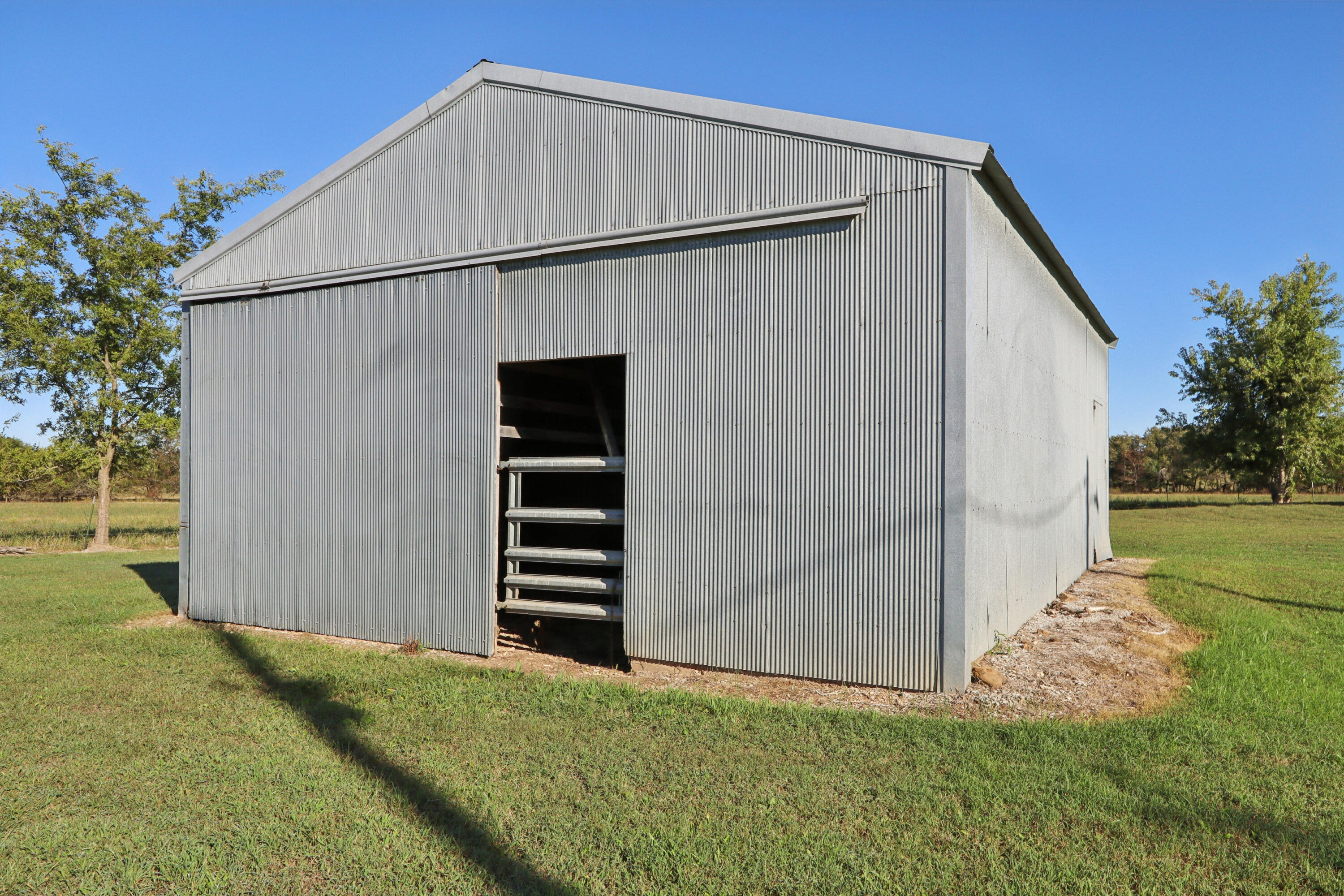main property photo 16