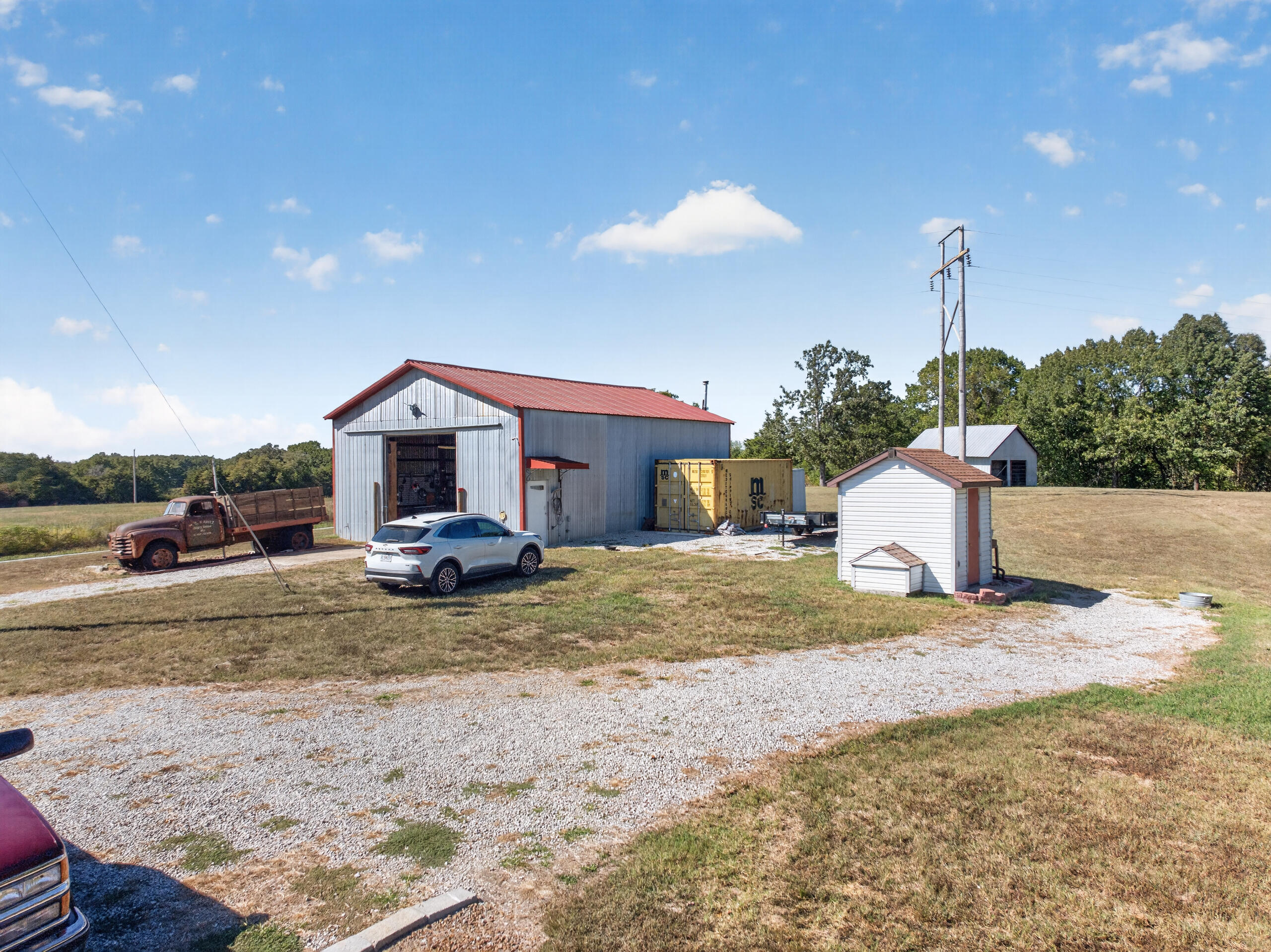 main property photo 30