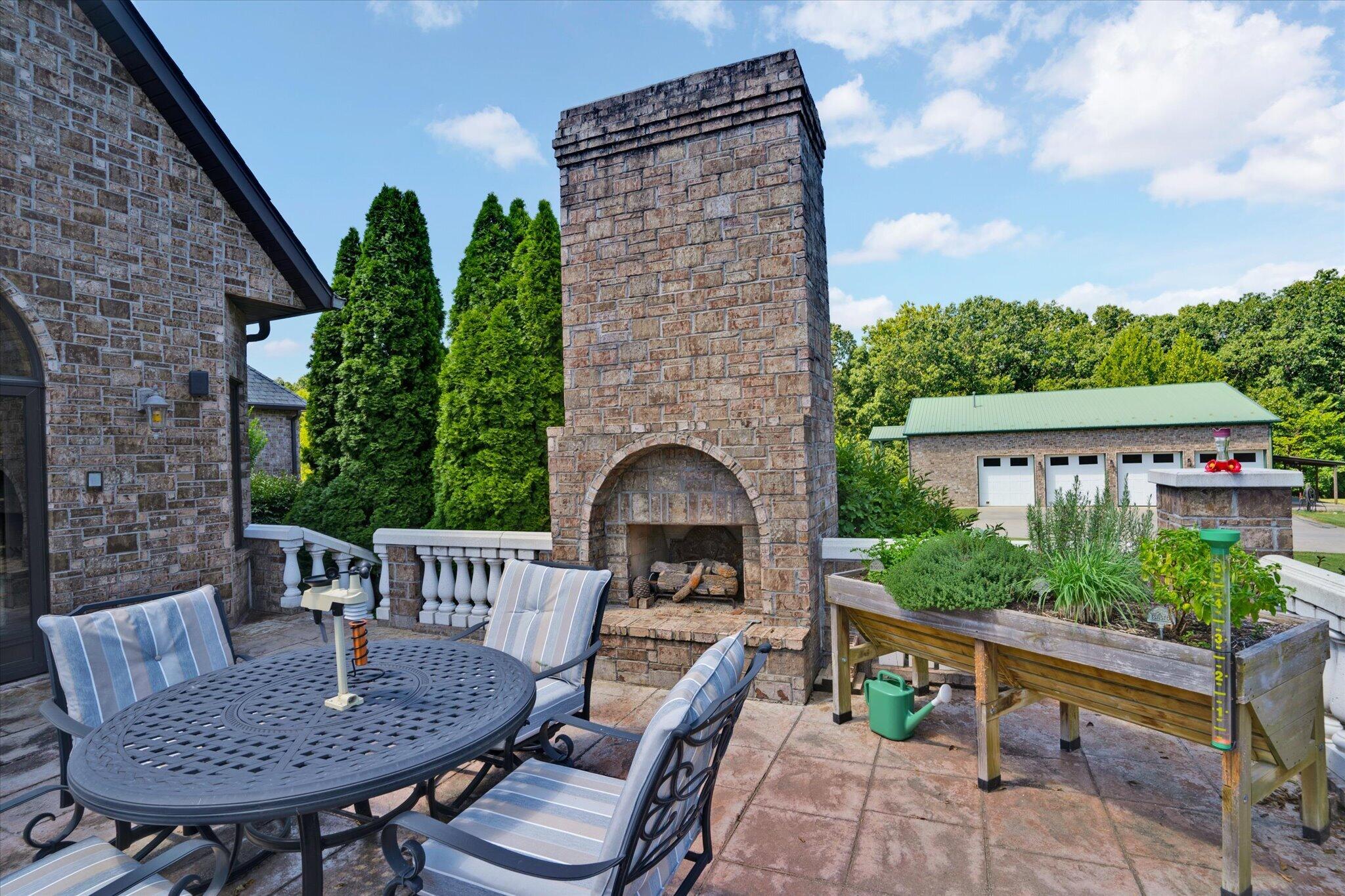 main property photo 78