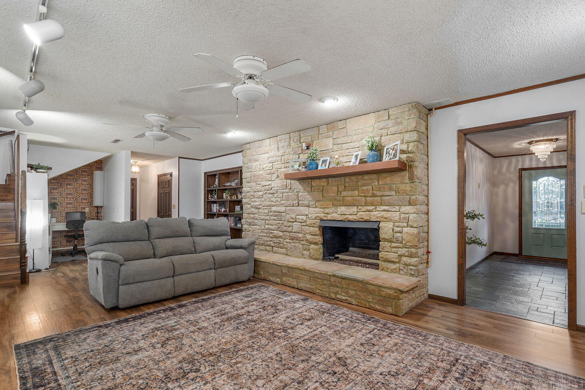 main property photo 14