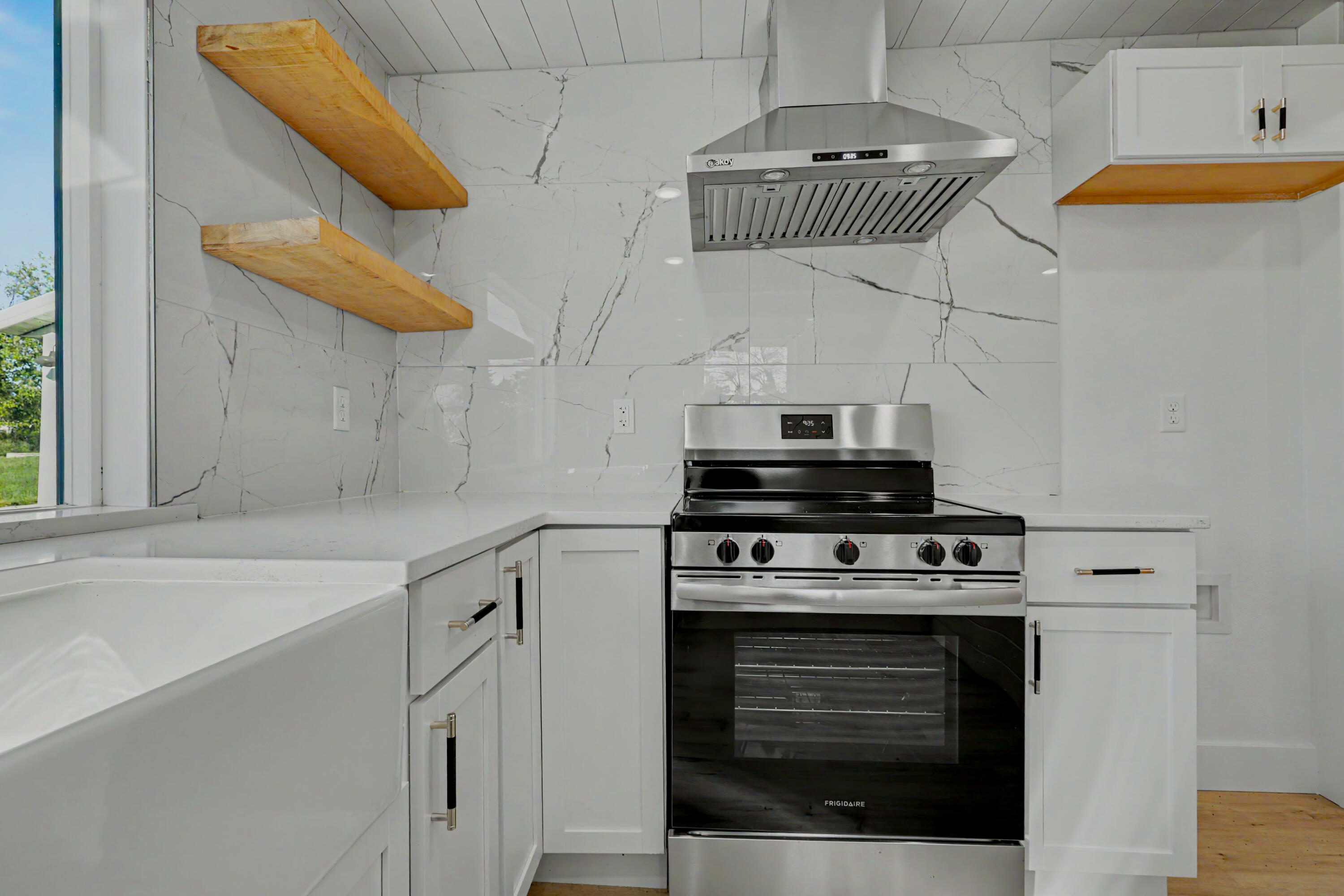 main property photo 74