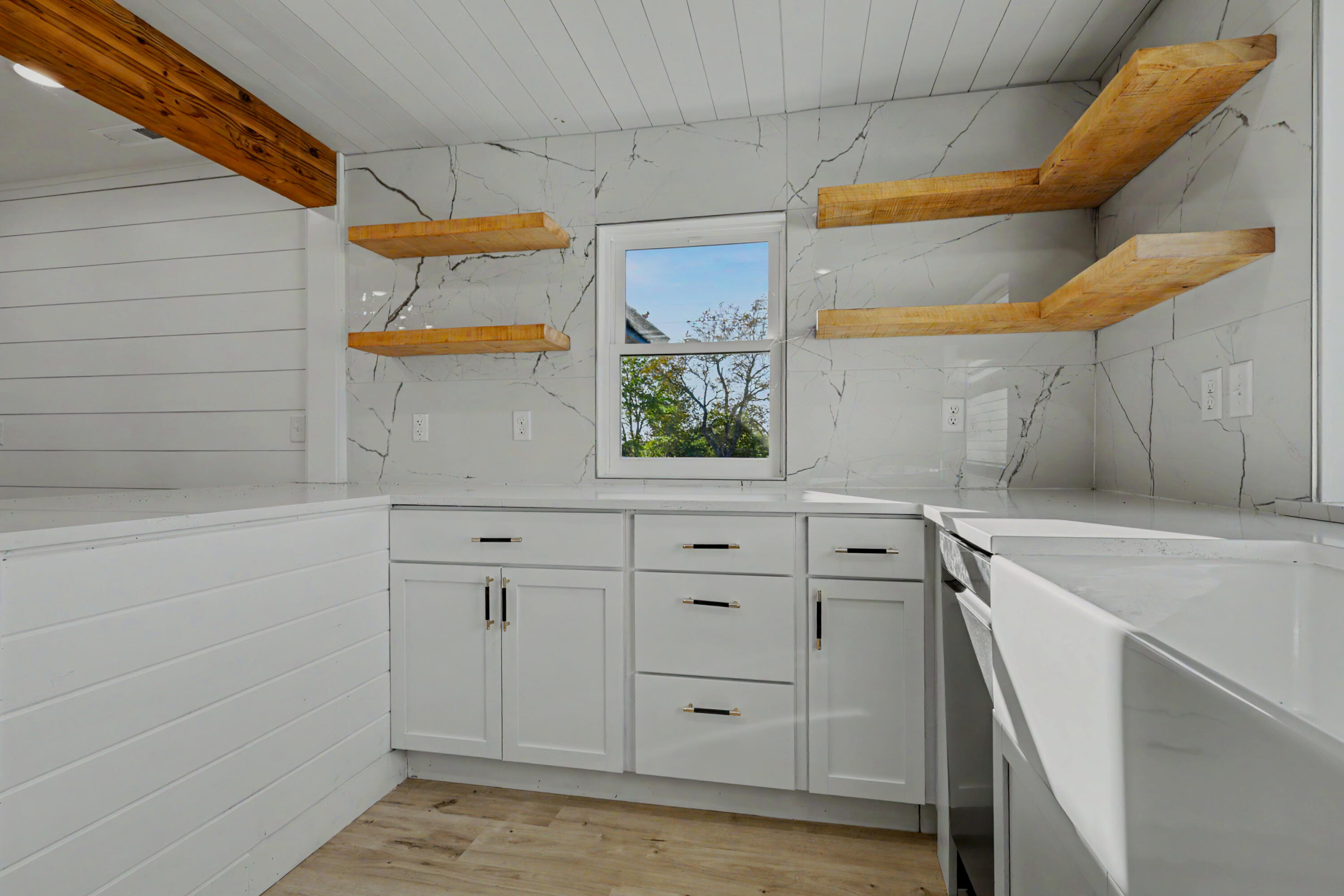 main property photo 75