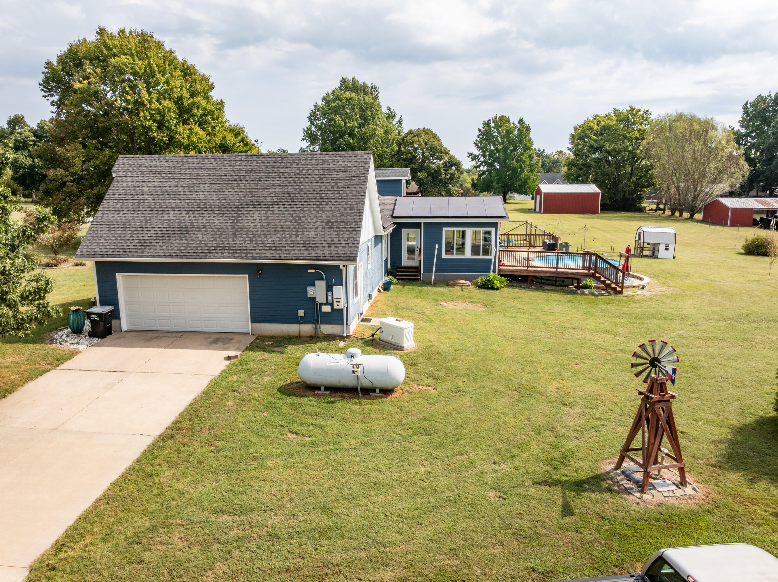 main property photo 38