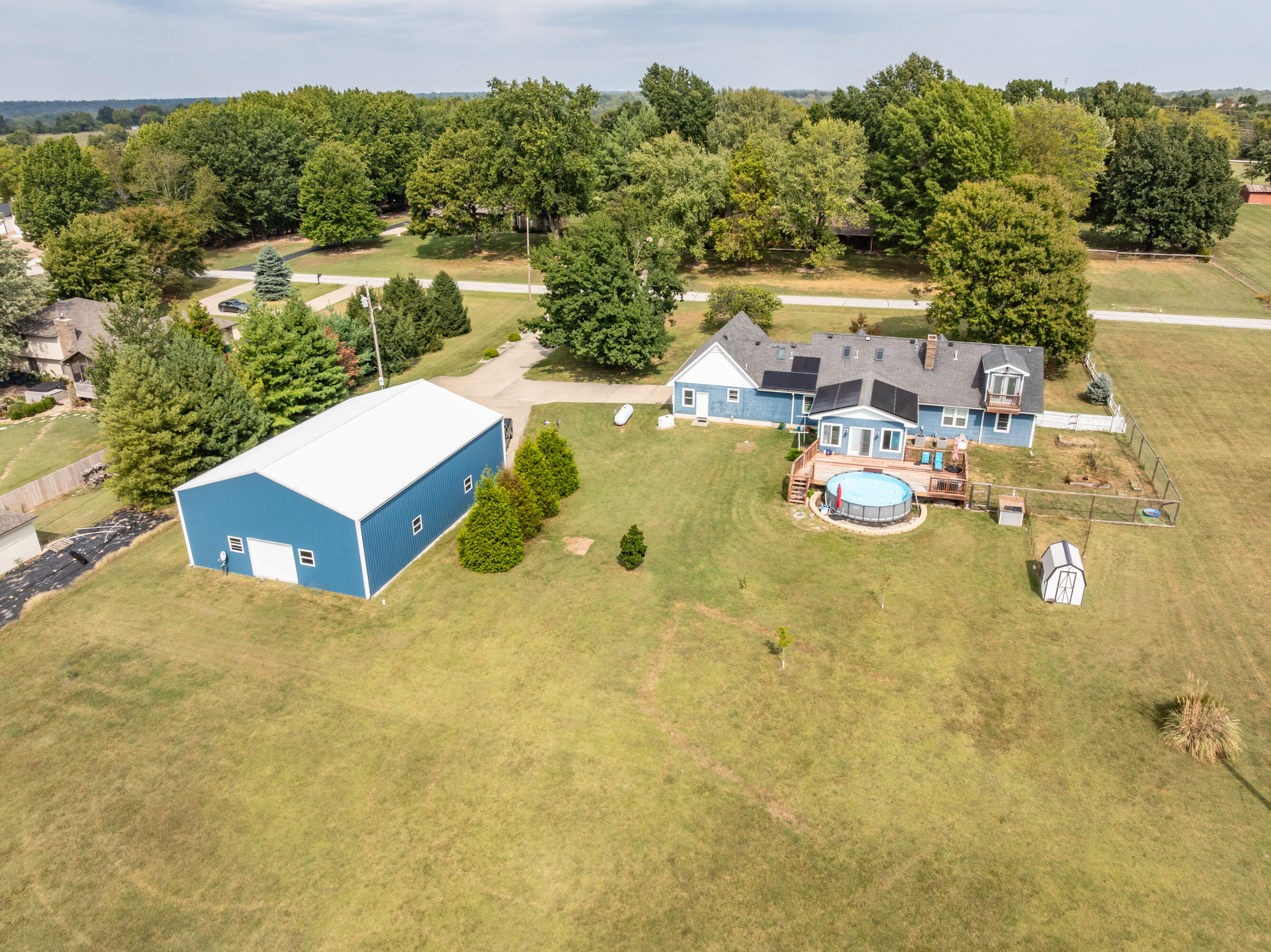 main property photo 40