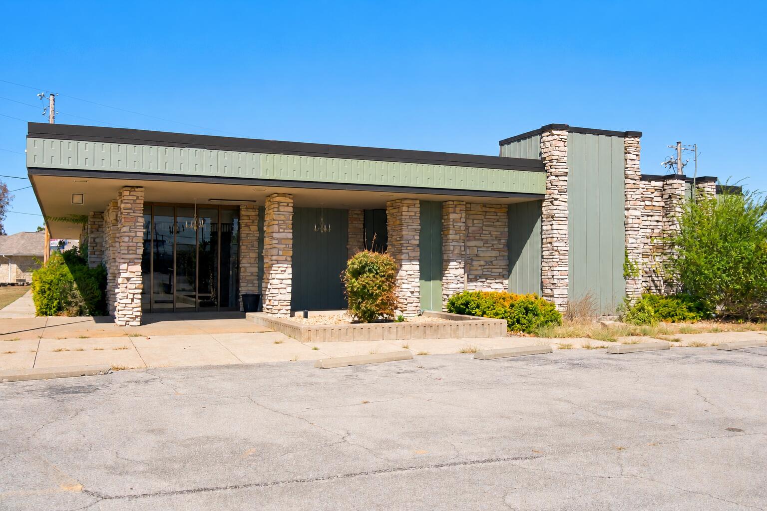 main property photo 4