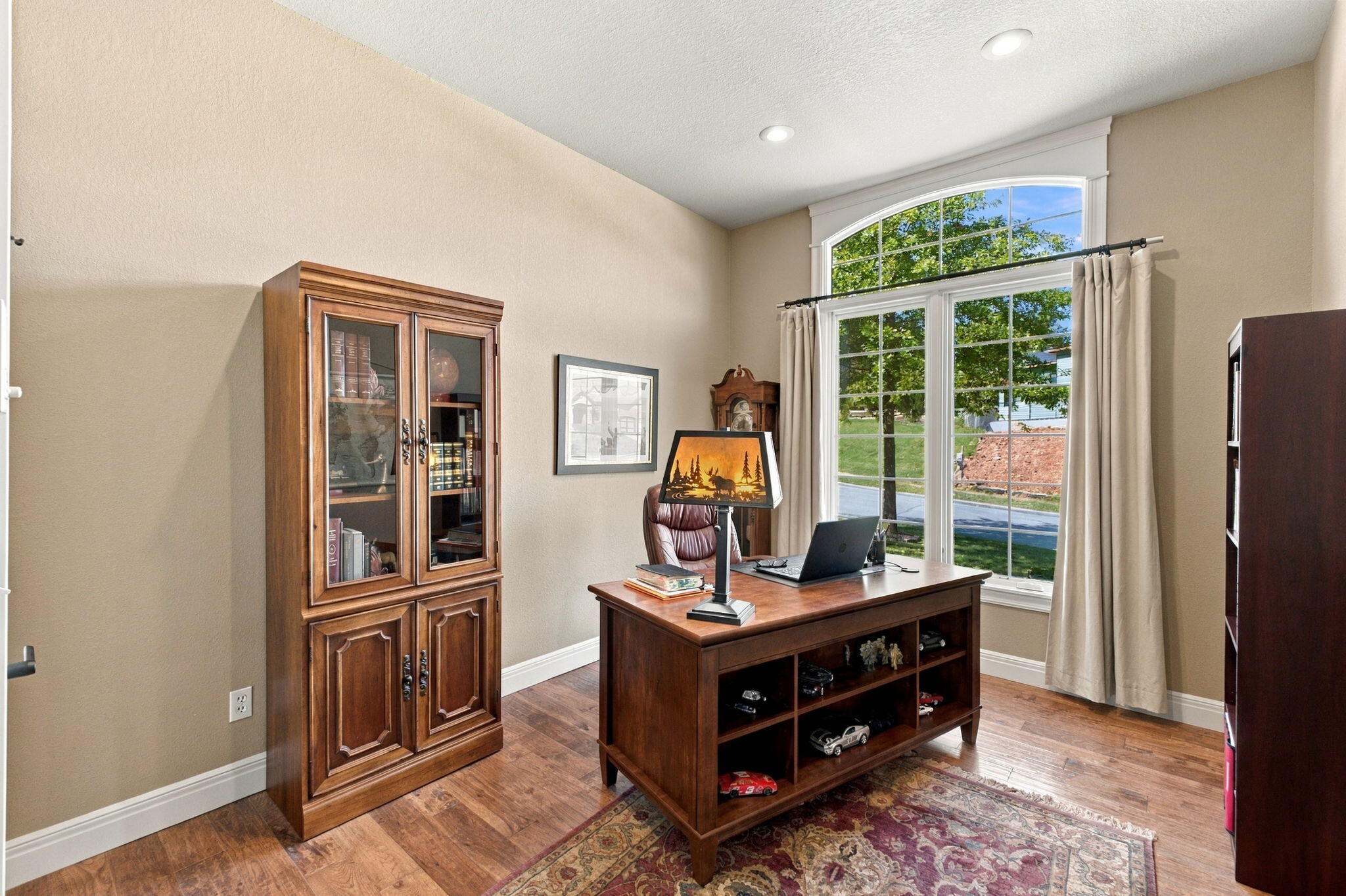 main property photo 30