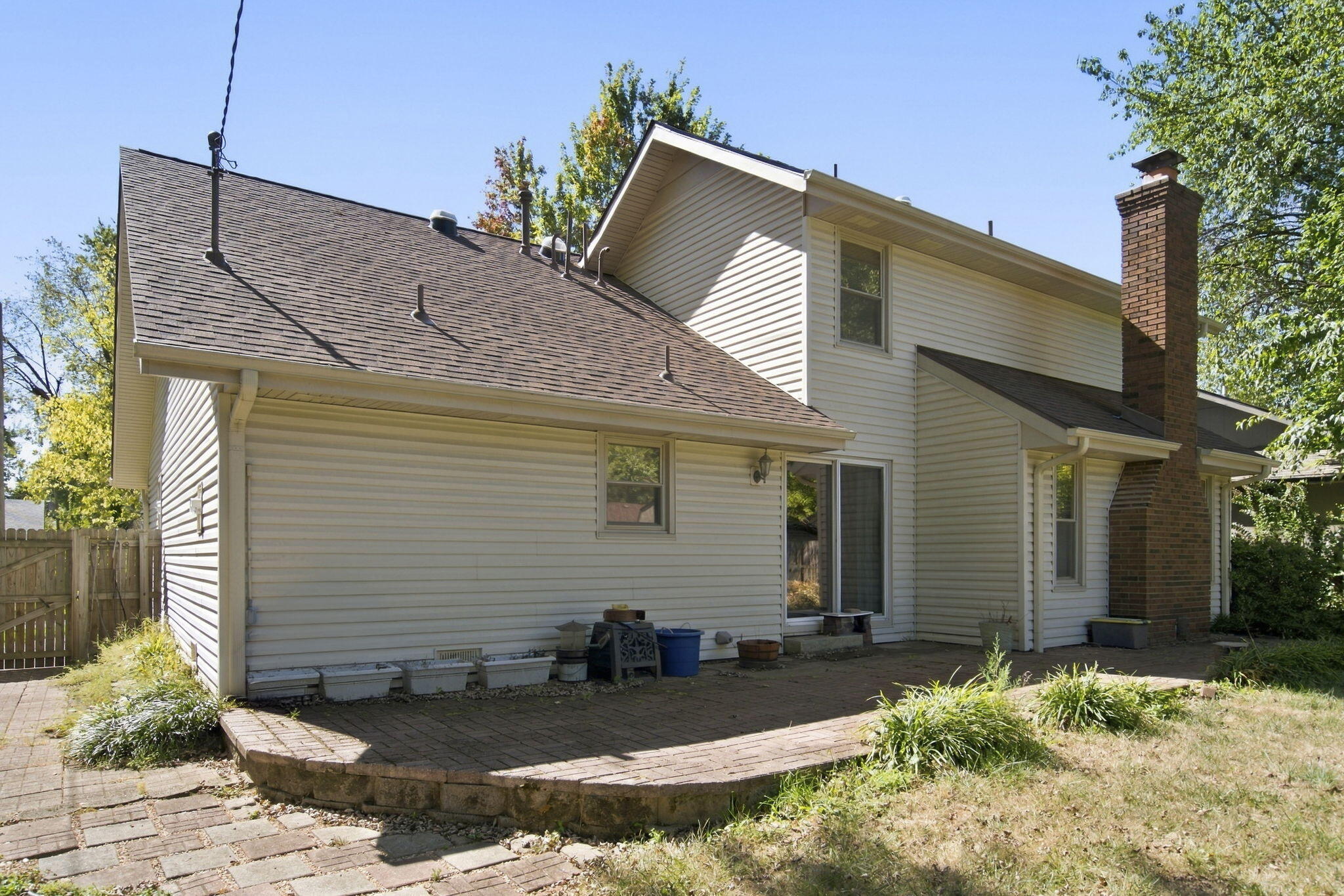 main property photo 32