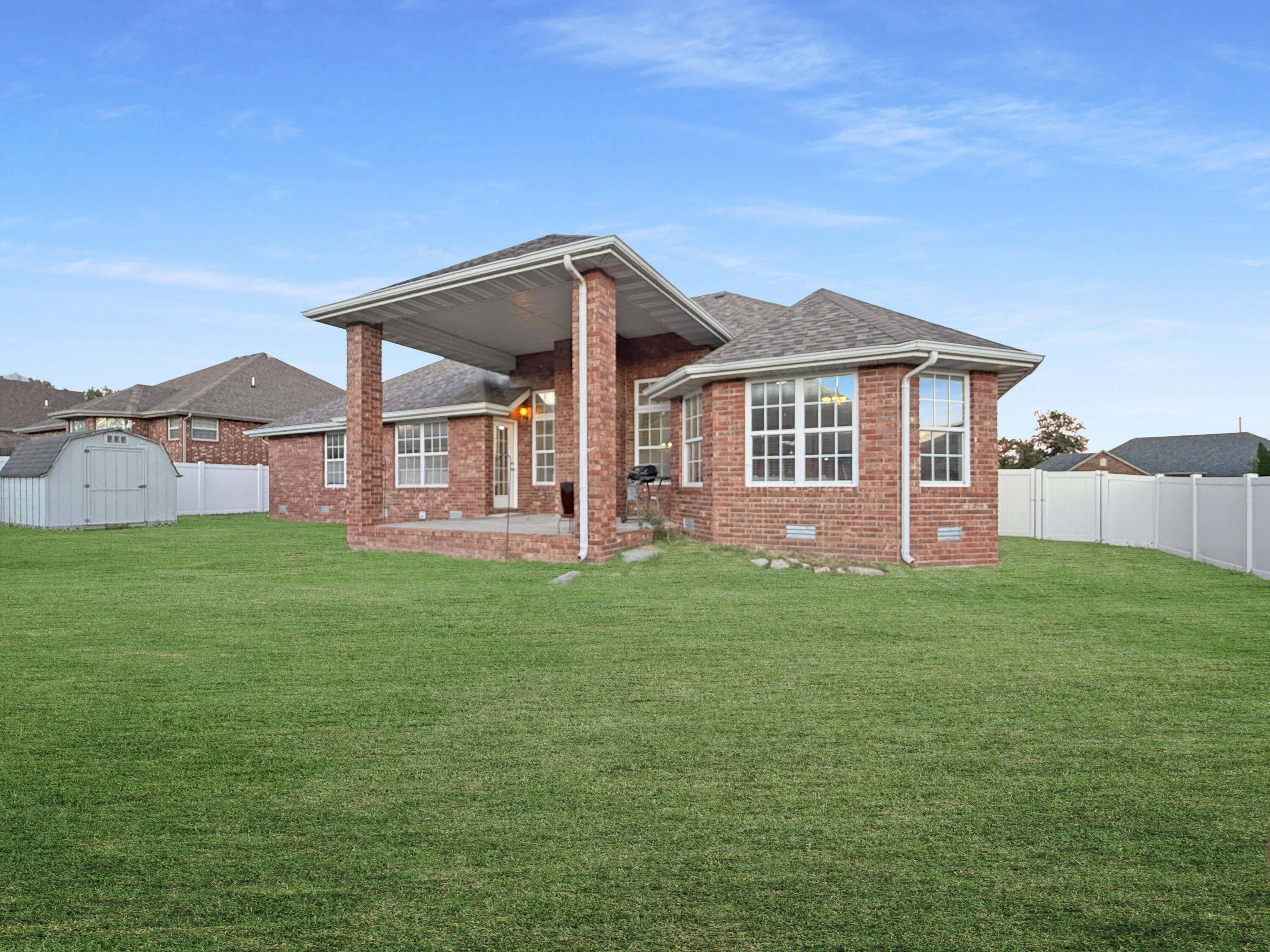 main property photo 14