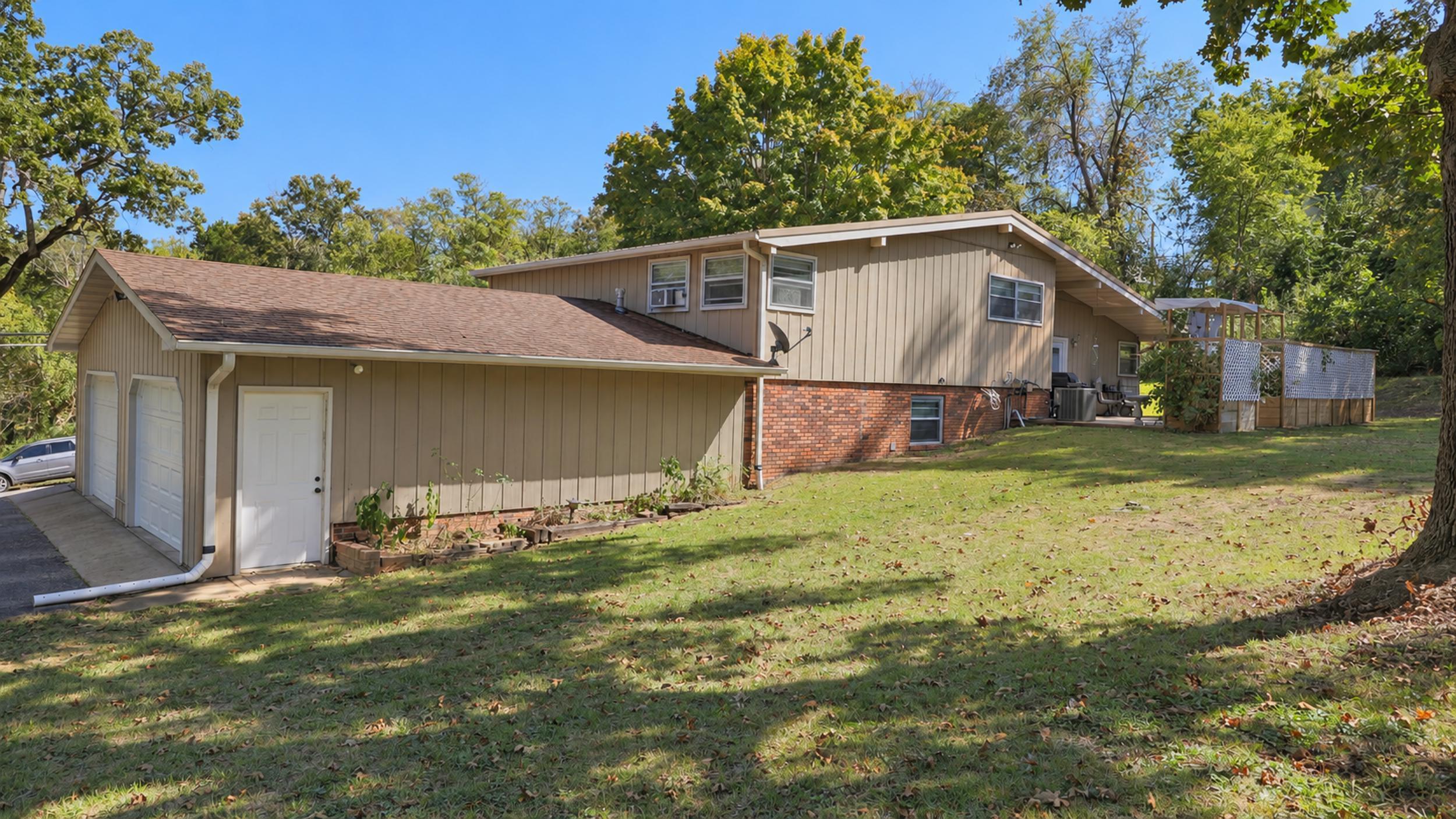 main property photo 5