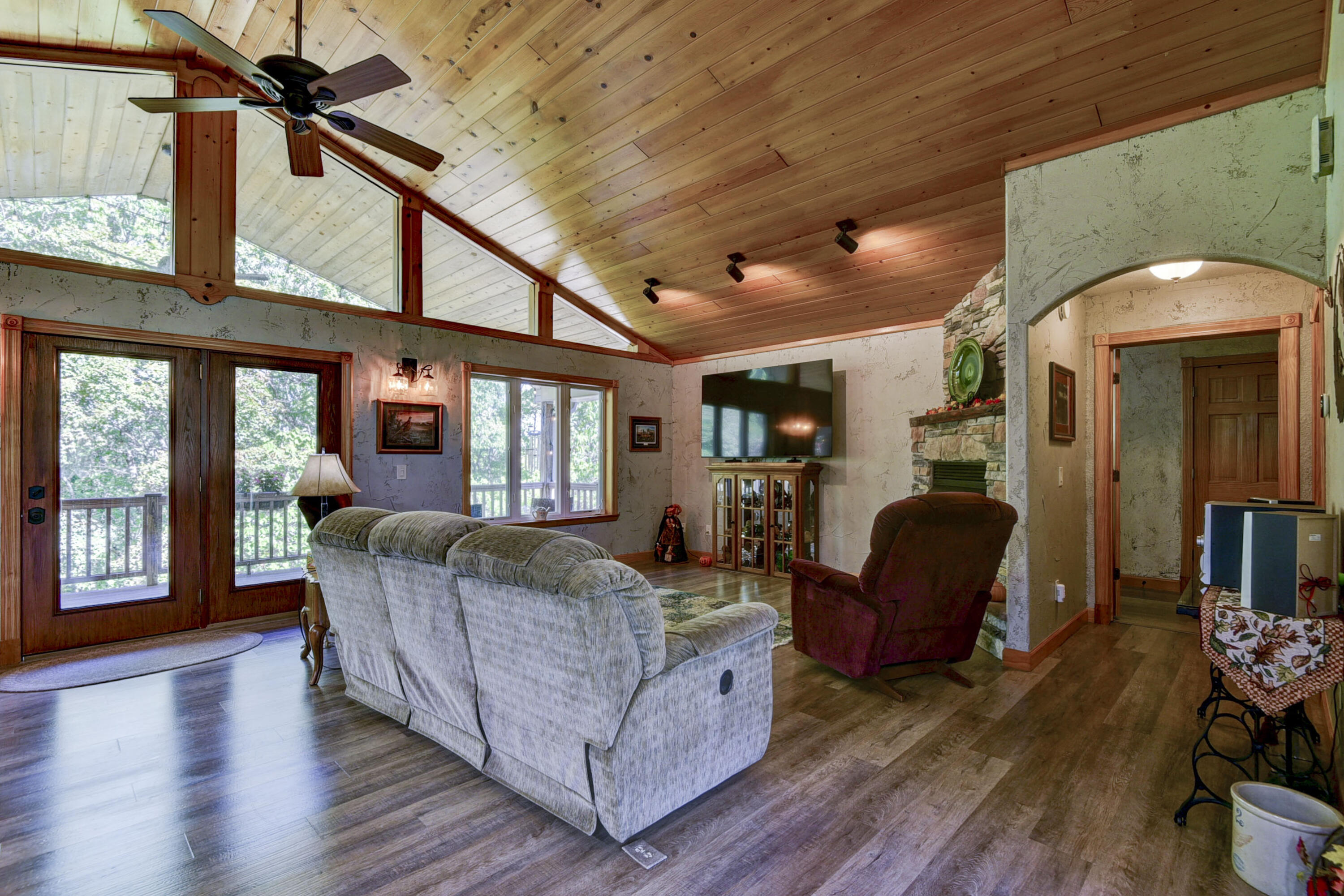 main property photo 3