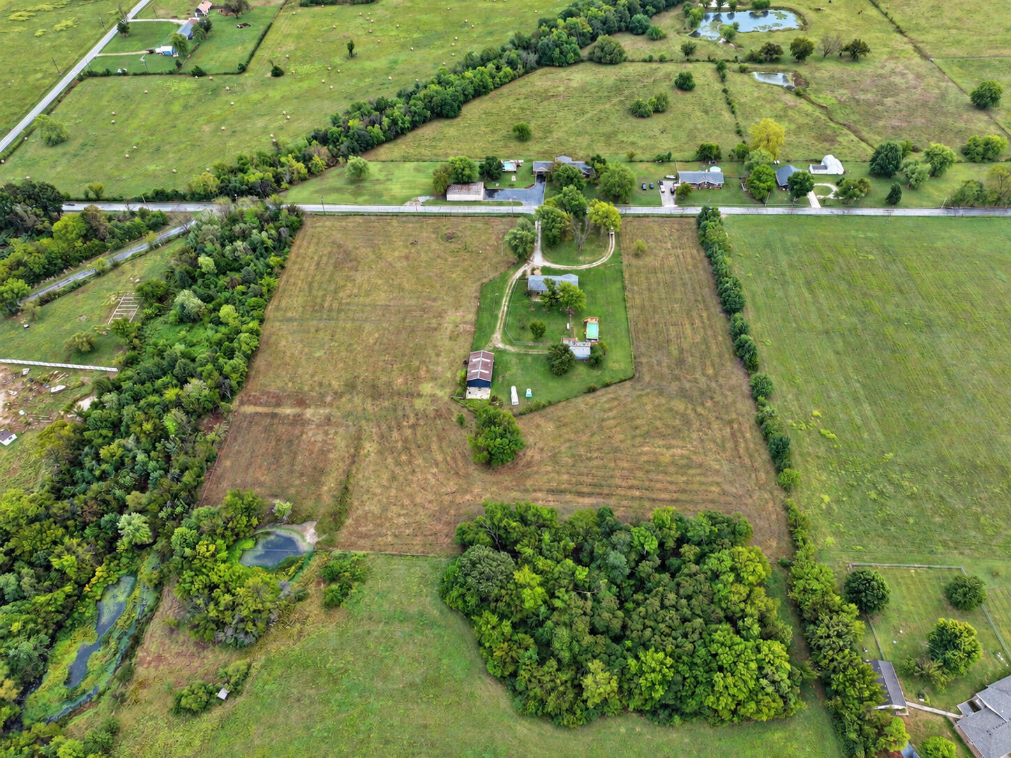 main property photo 31