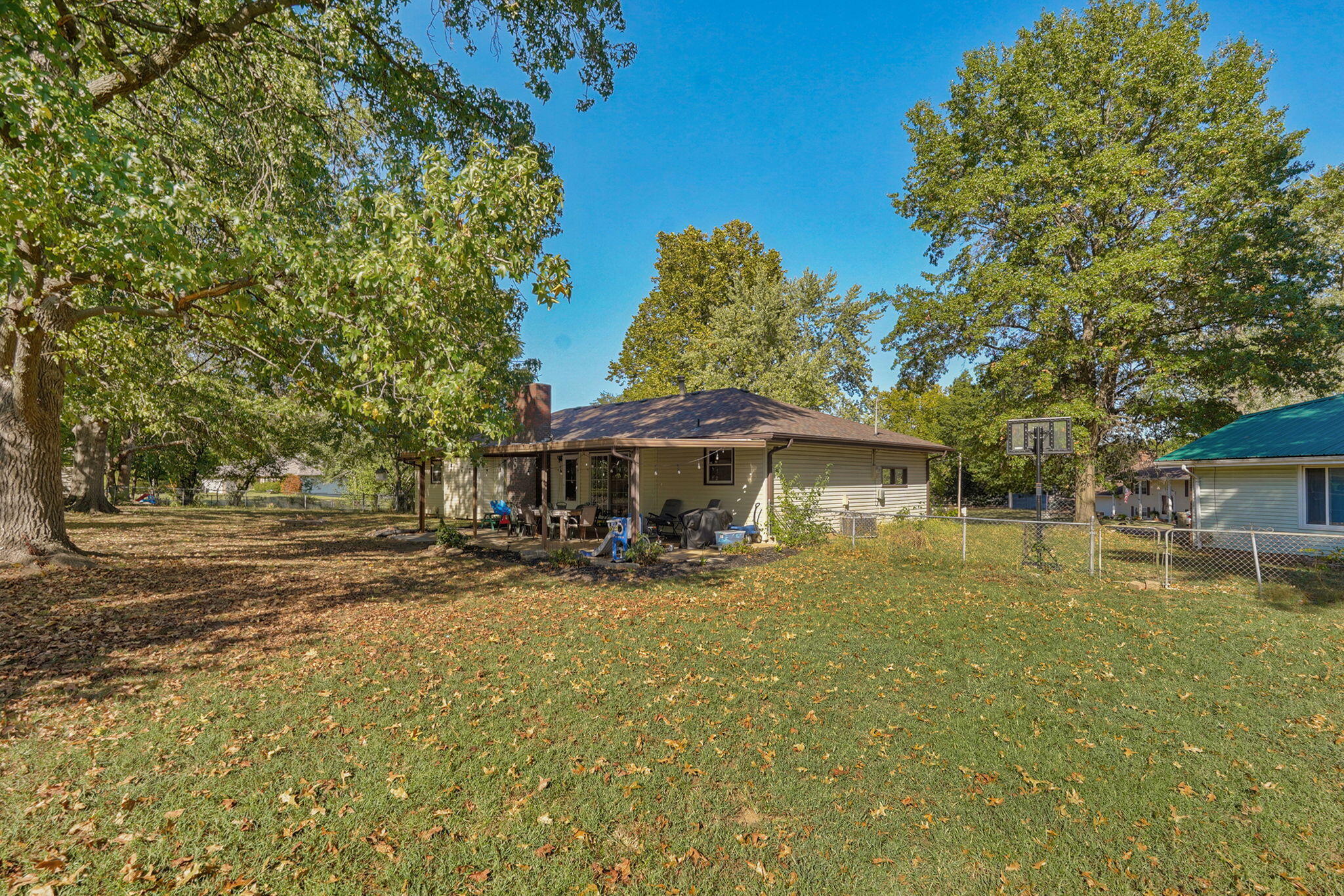 main property photo 27