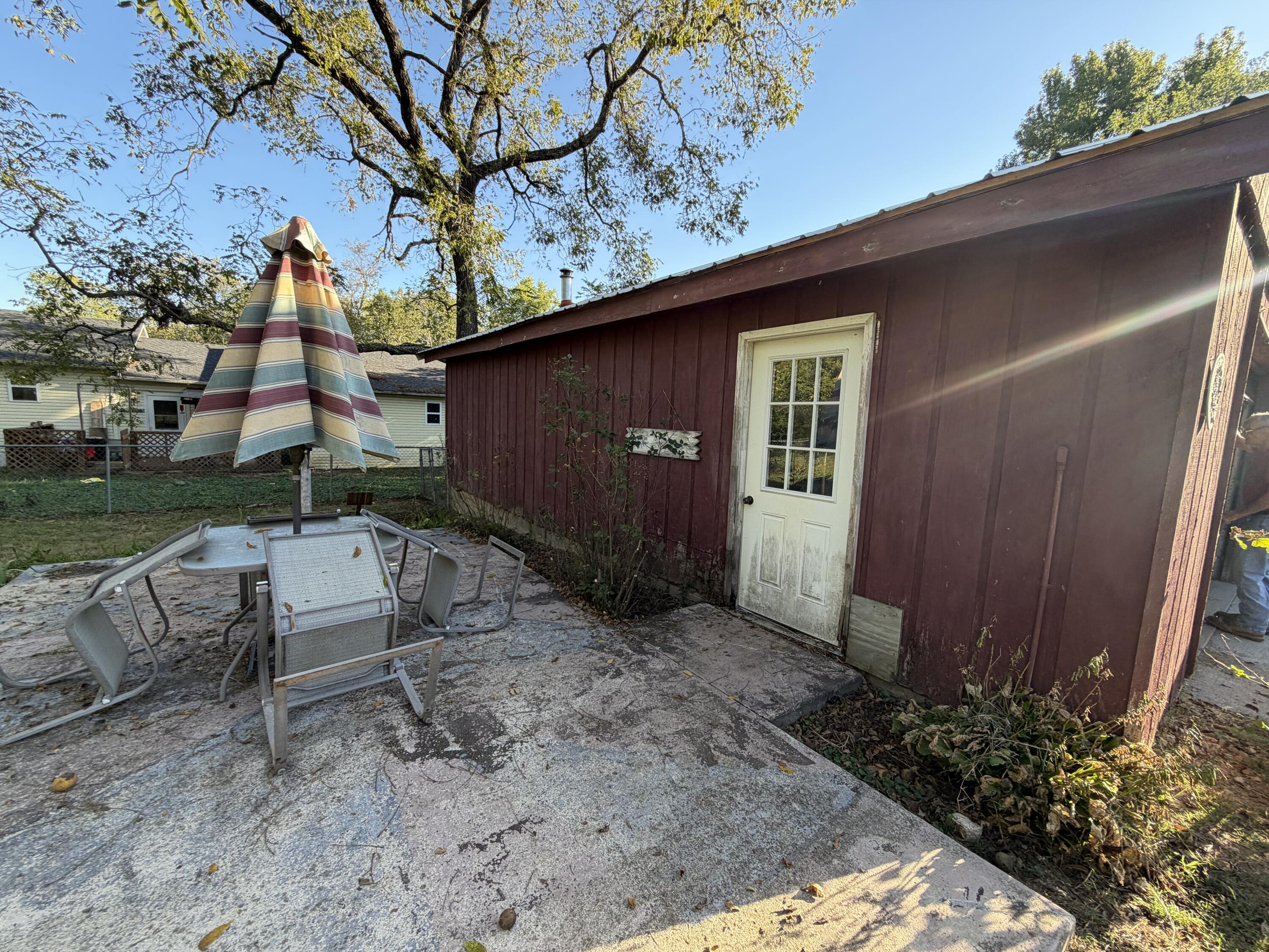 main property photo 41