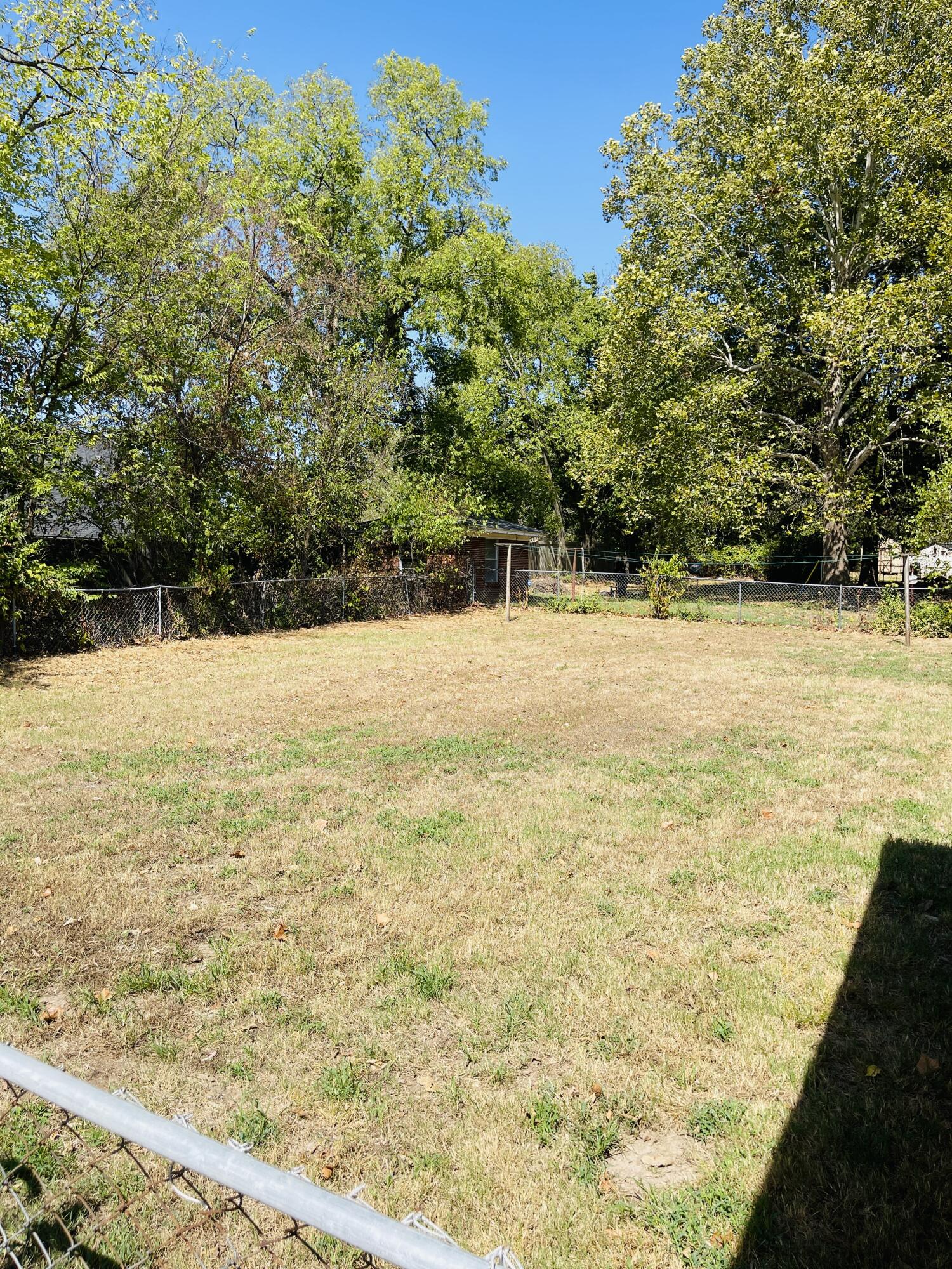 main property photo 20