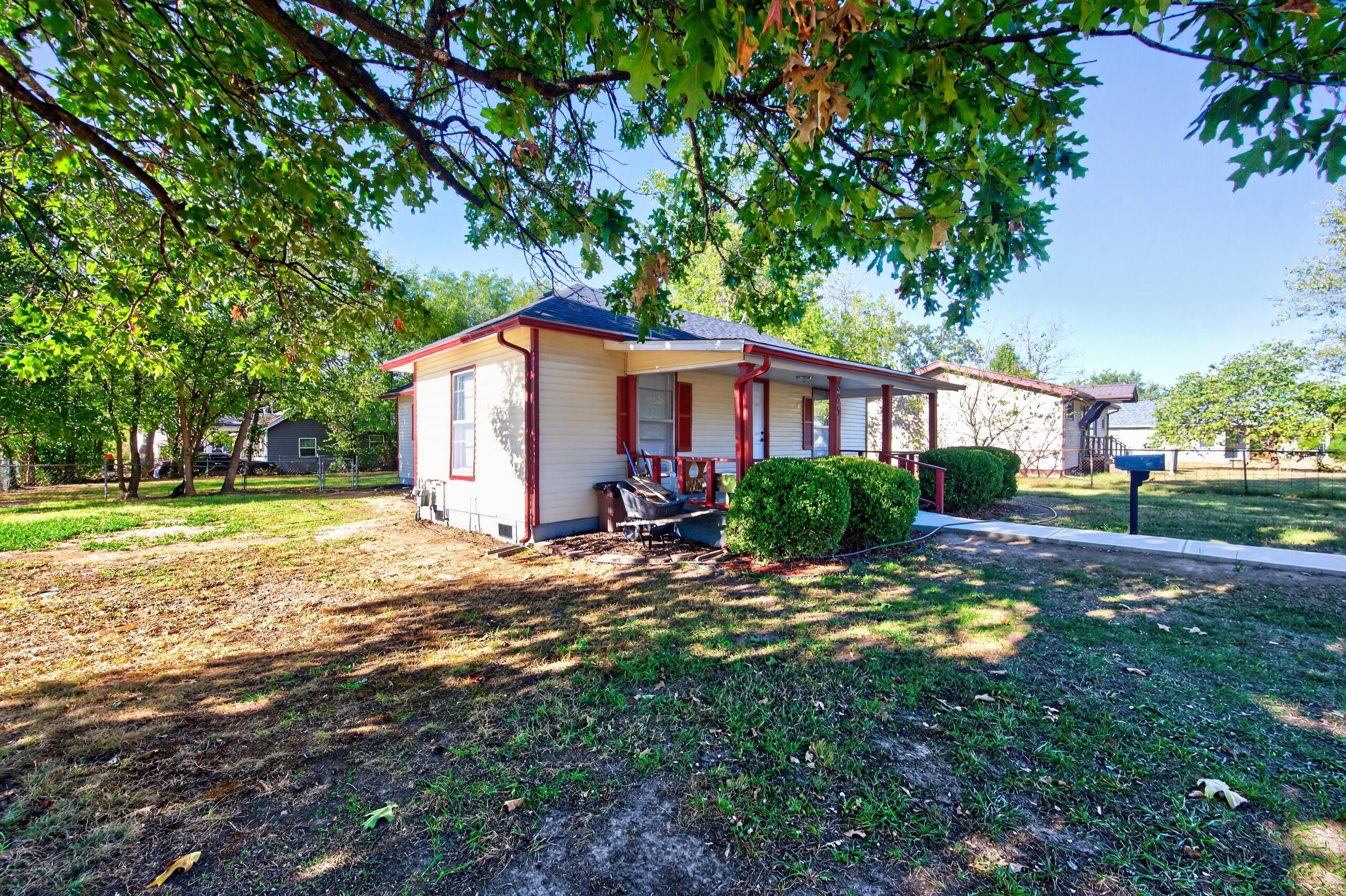 main property photo 29