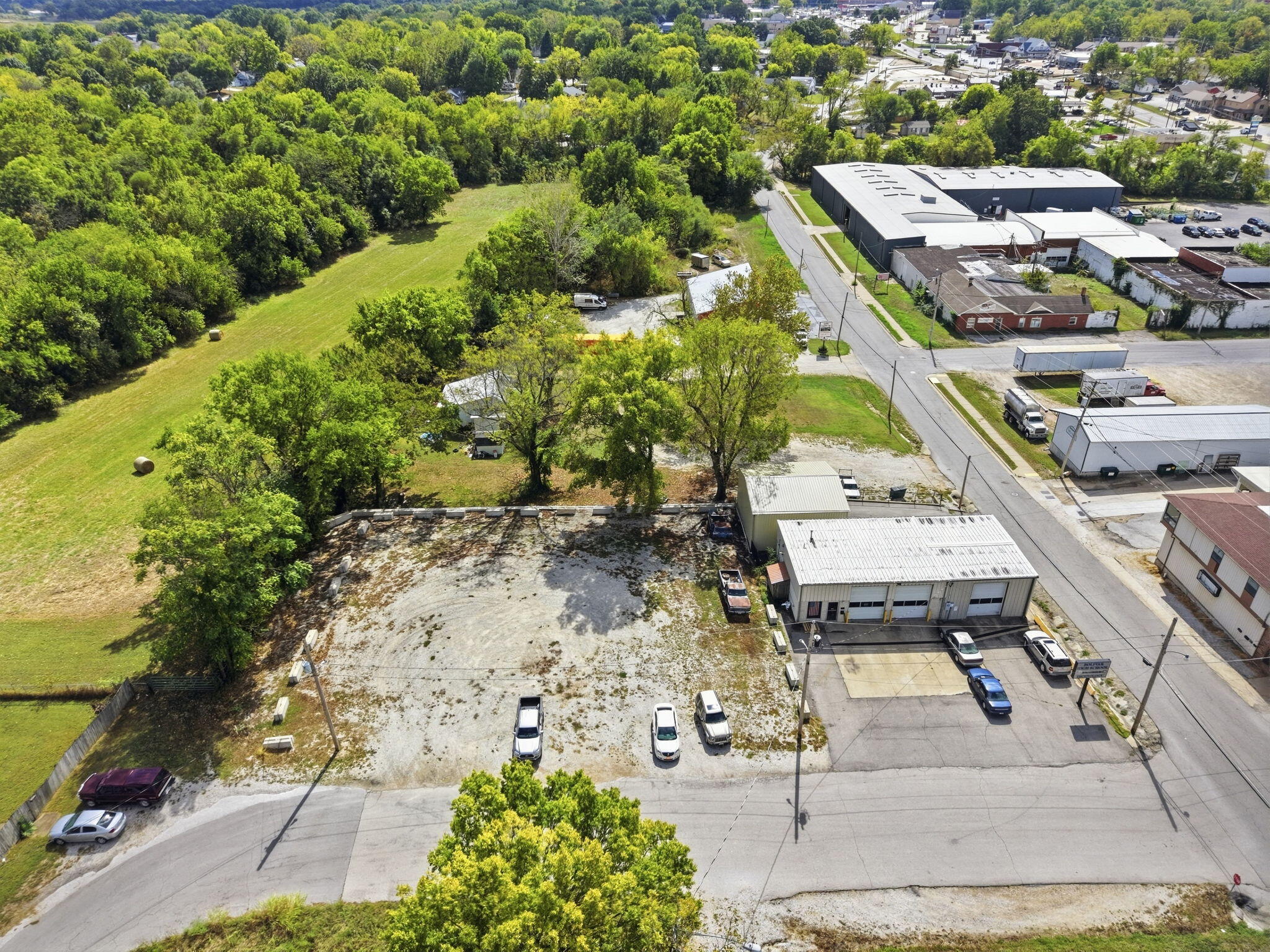 main property photo 14