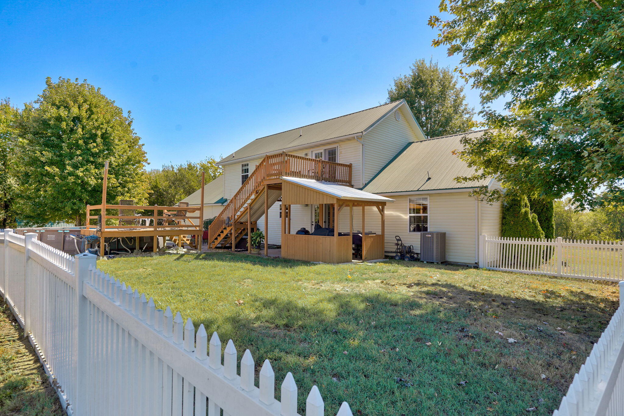 main property photo 40