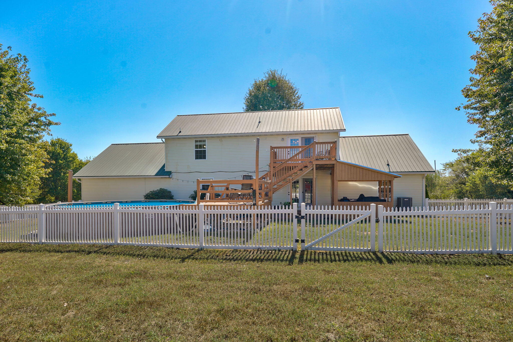 main property photo 41