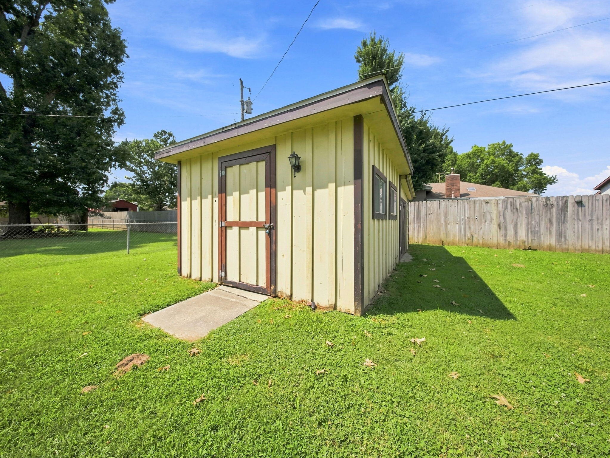 main property photo 40